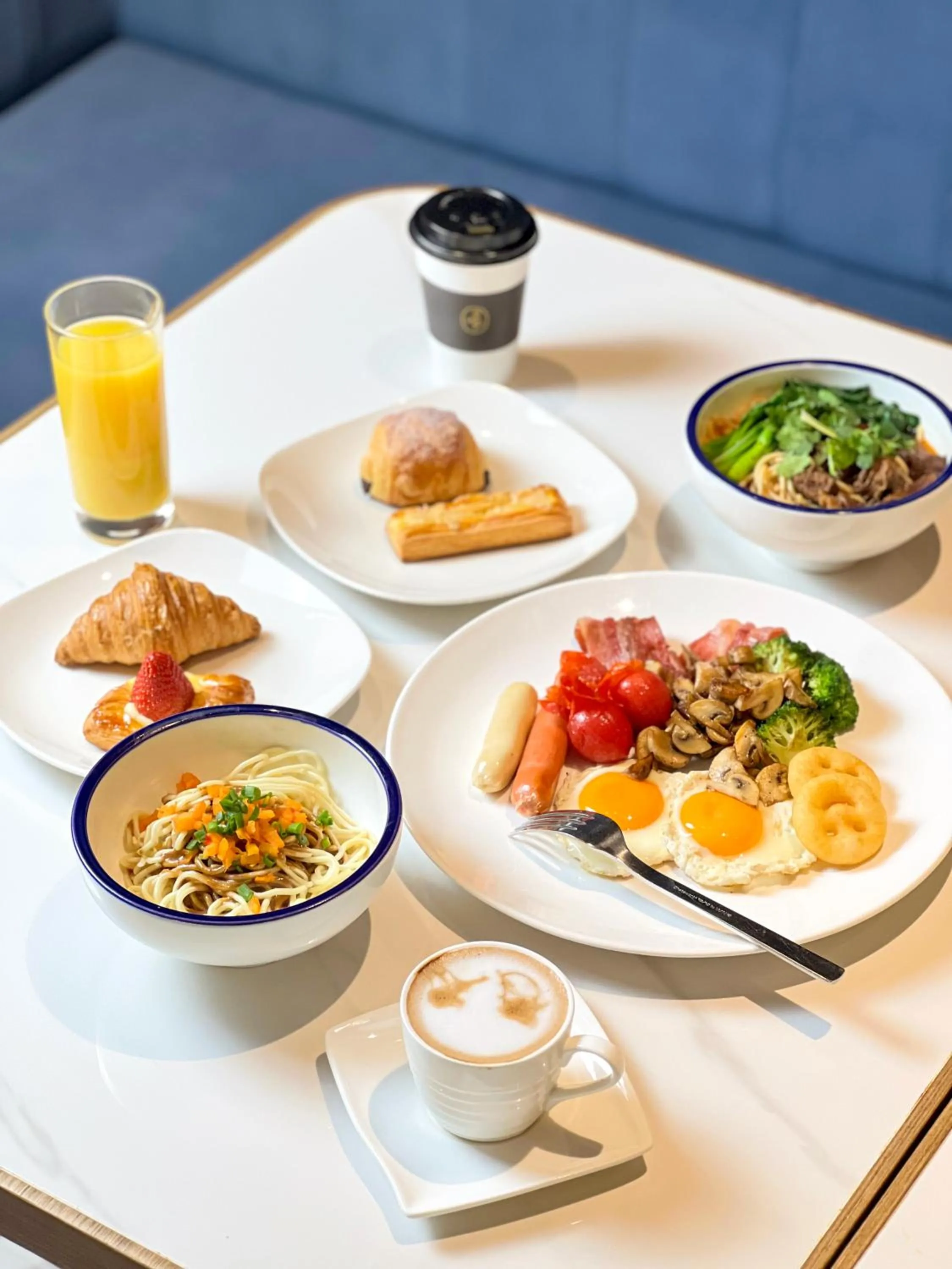 Breakfast in voco Wuhan Xinhua by IHG