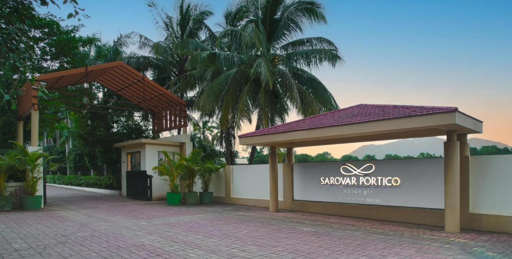 Facade/entrance in Sarovar Portico Sasangir