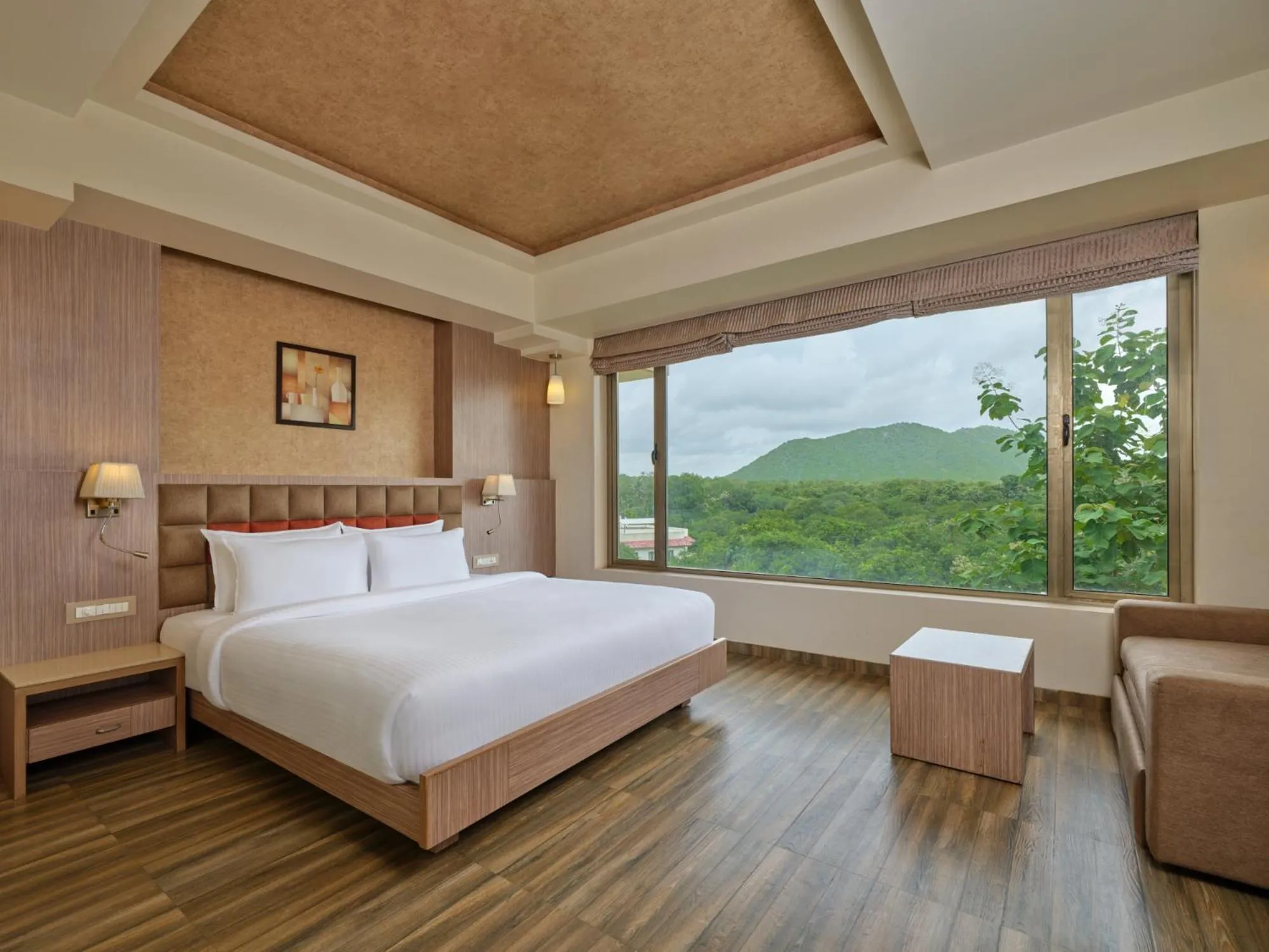 Bedroom, Bed in Sarovar Portico Sasangir