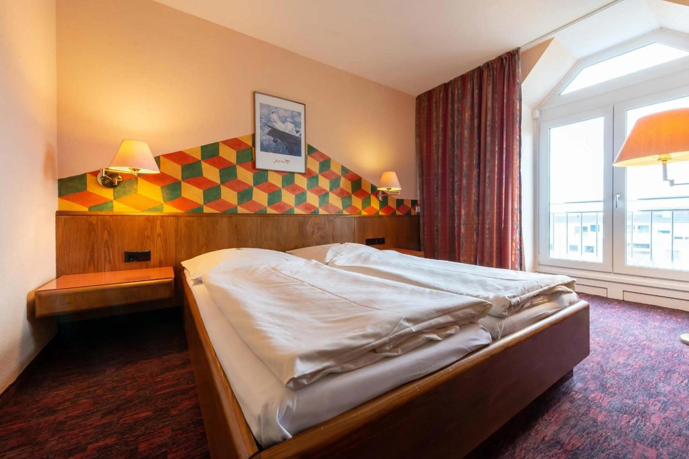 View (from property/room), Bed in enjoyHotel garni Korntal Stuttgart b&b Parkplatz Sprinter Penny eTank