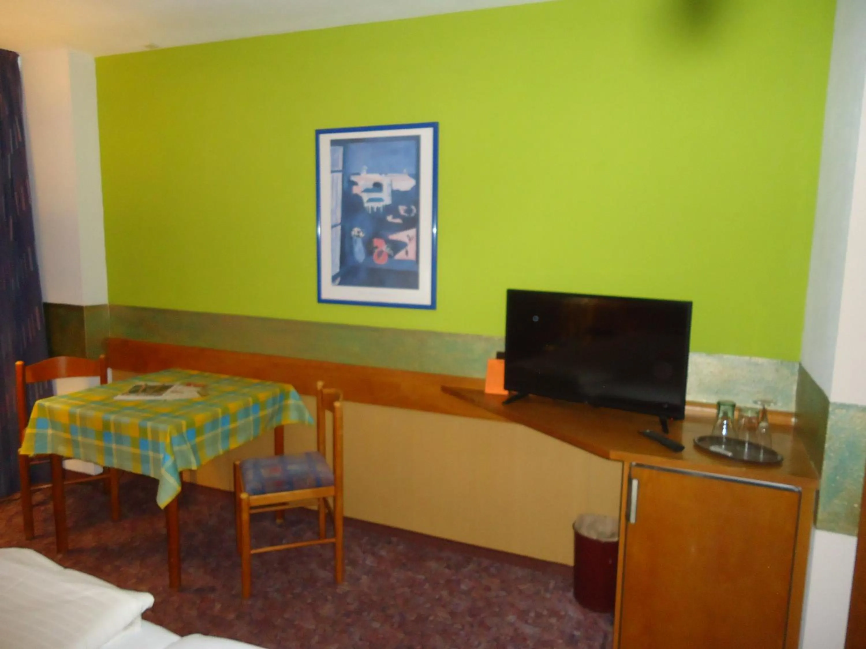 Decorative detail in enjoyHotel garni Korntal Stuttgart b&b Parkplatz Sprinter Penny eTank