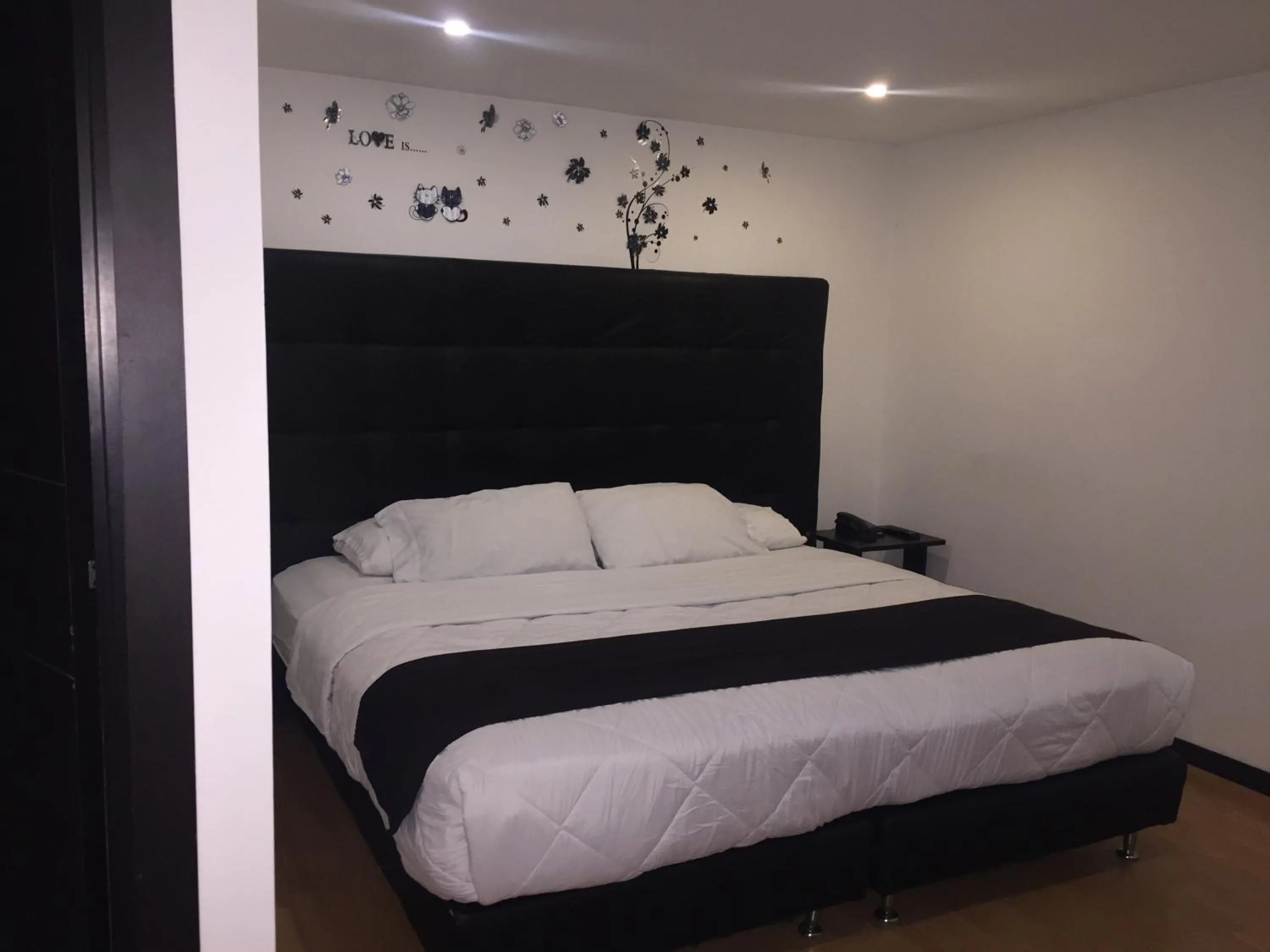 Bed in Hotel Montecarlo Boutique