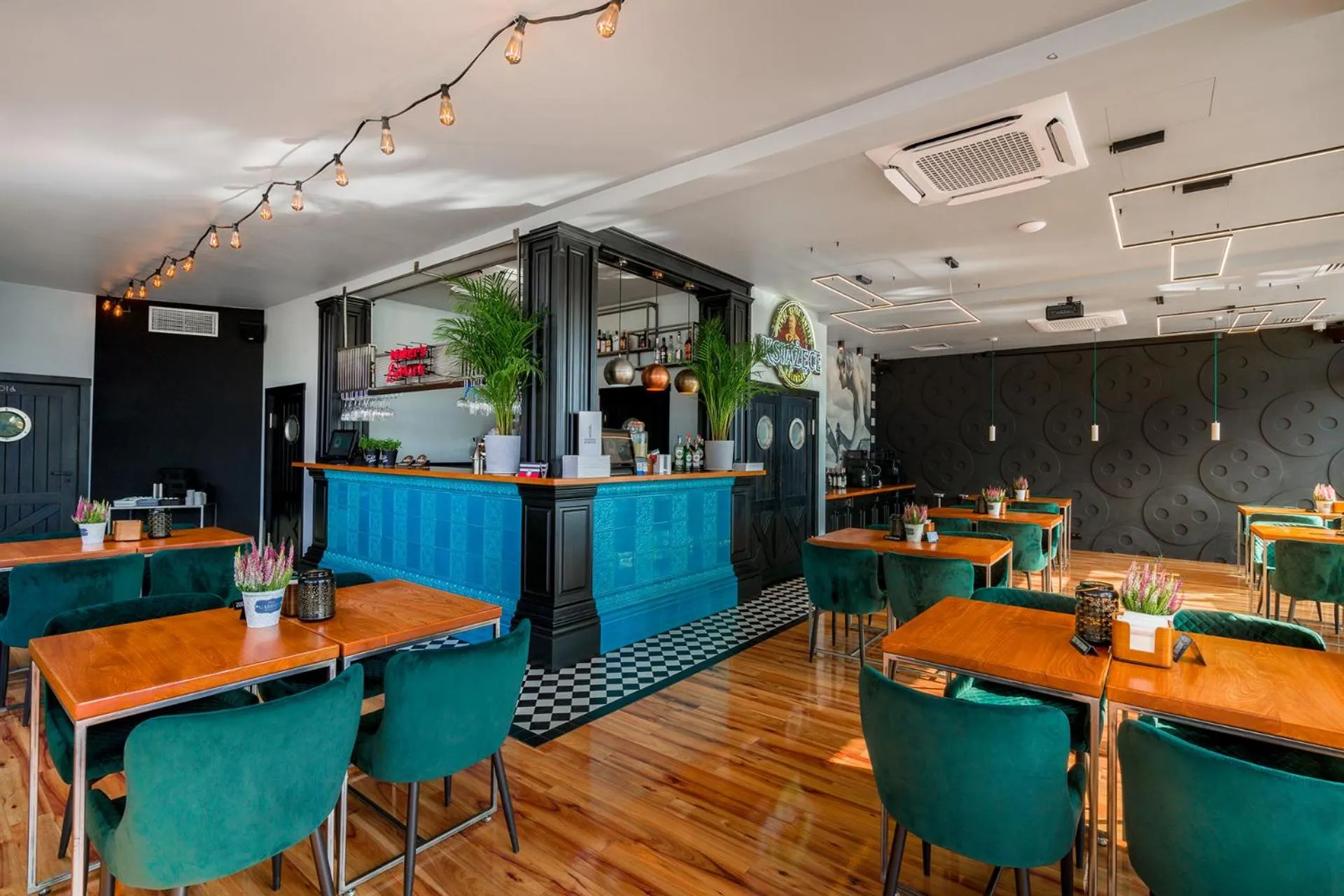 Restaurant/places to eat in Kurort Kameralny