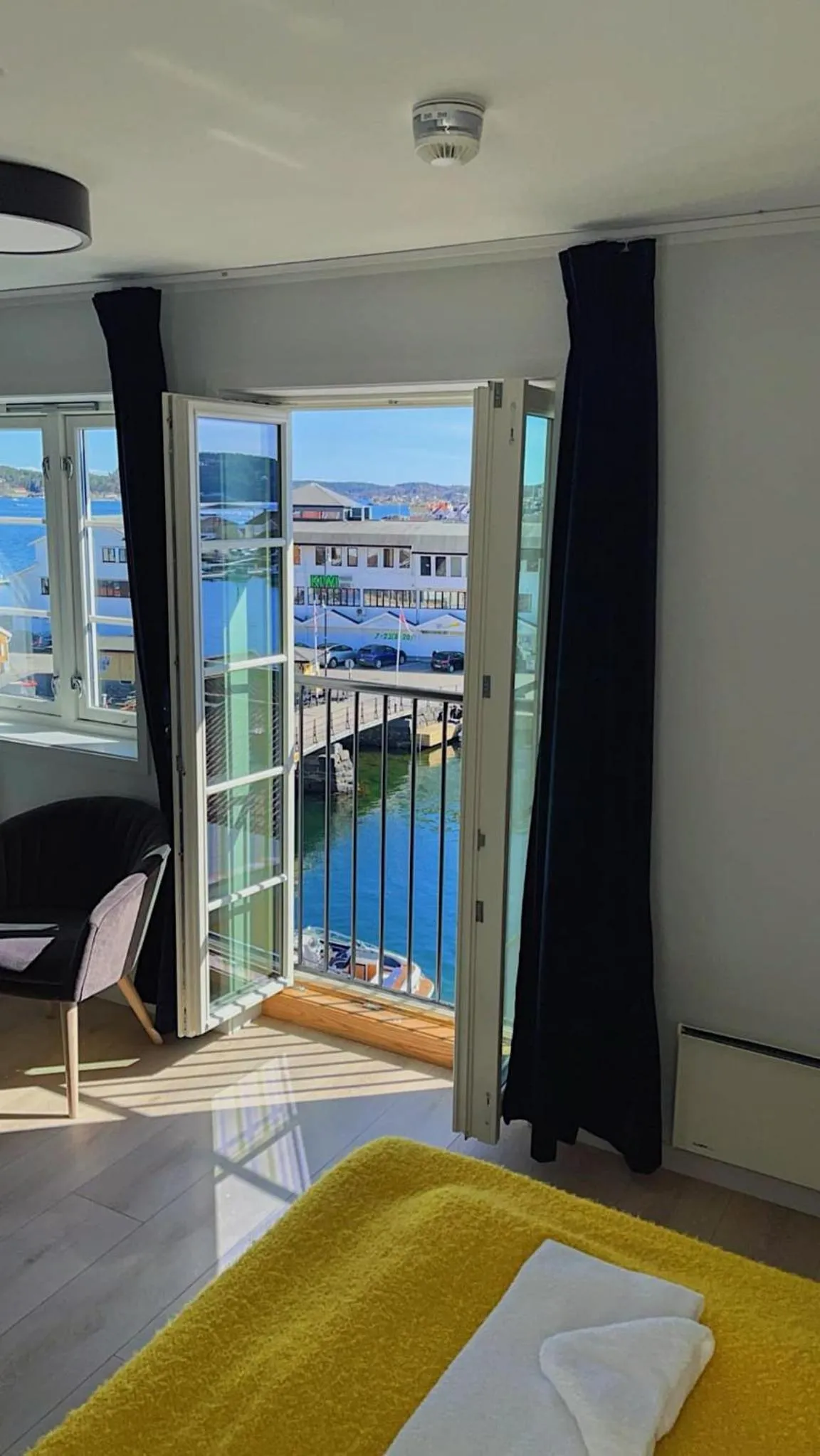 View (from property/room), Bed in Kragerø Hotell