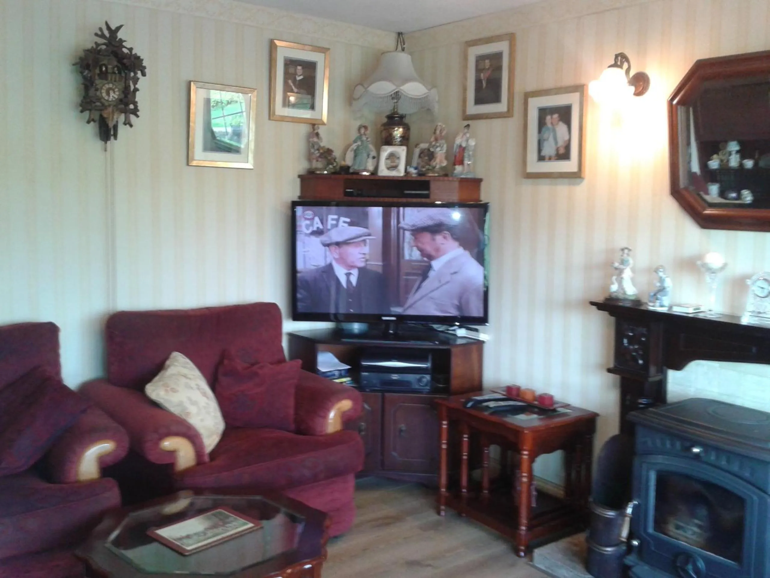 Communal lounge/ TV room in Comeragh View