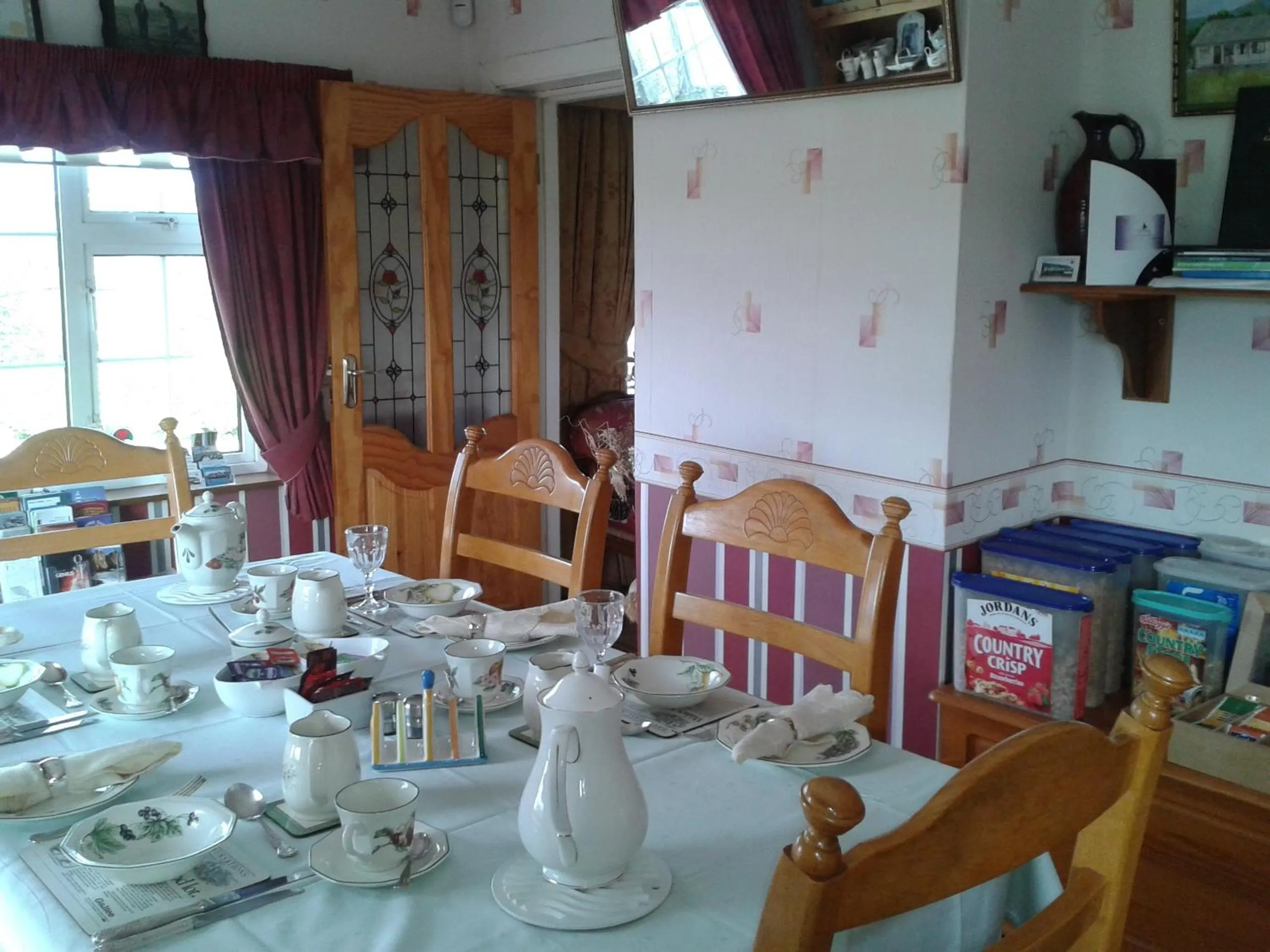 Communal lounge/ TV room in Comeragh View