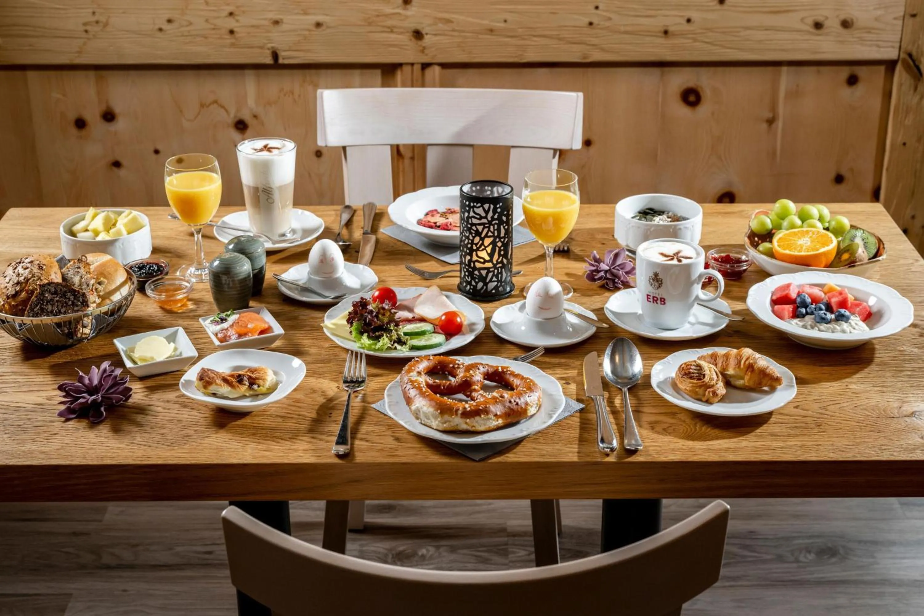 Restaurant/places to eat in Best Western Plus Hotel Erb