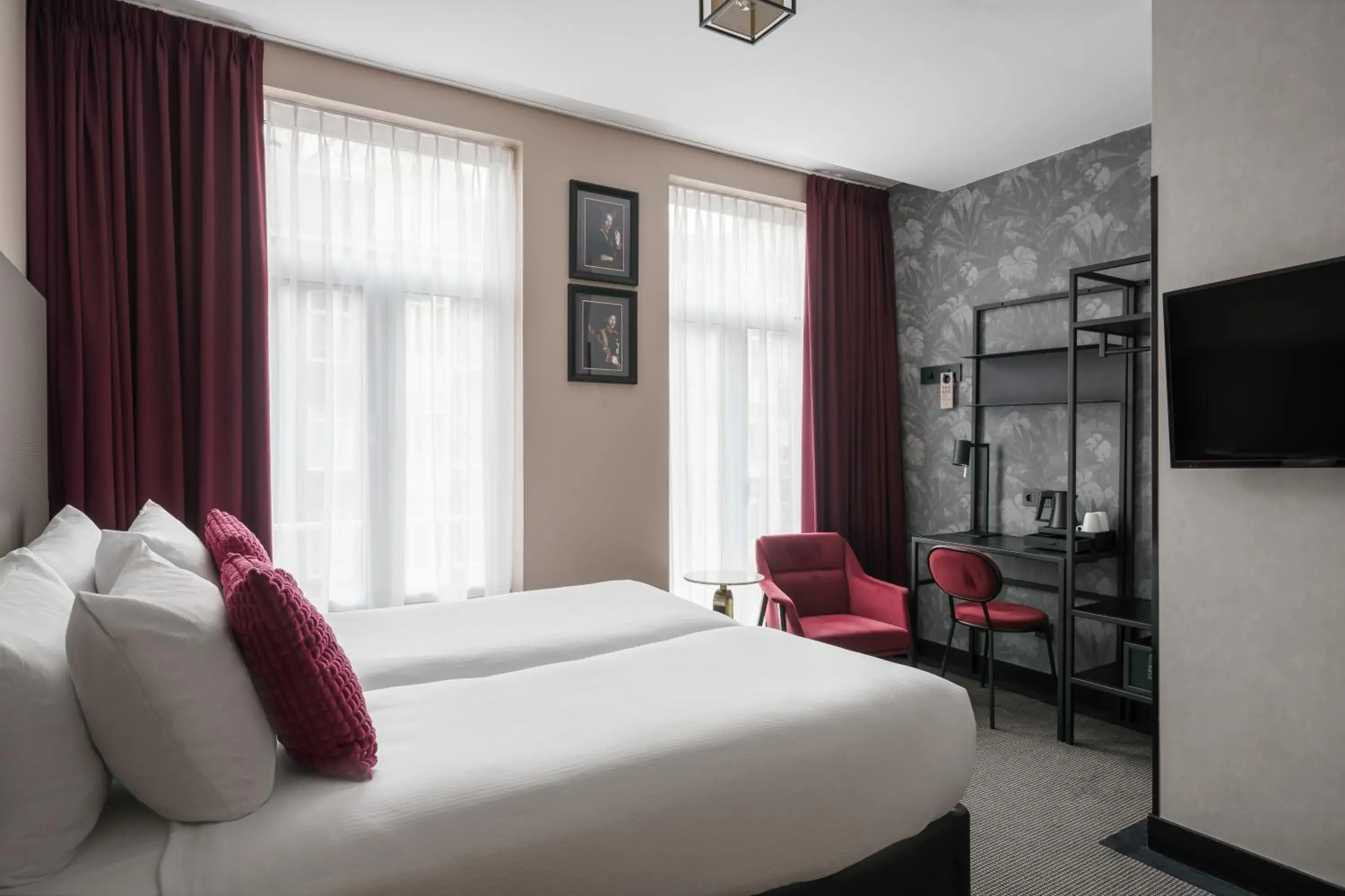 Deluxe Twin Room in Krisotel Deluxe Twin Room in Krisotel