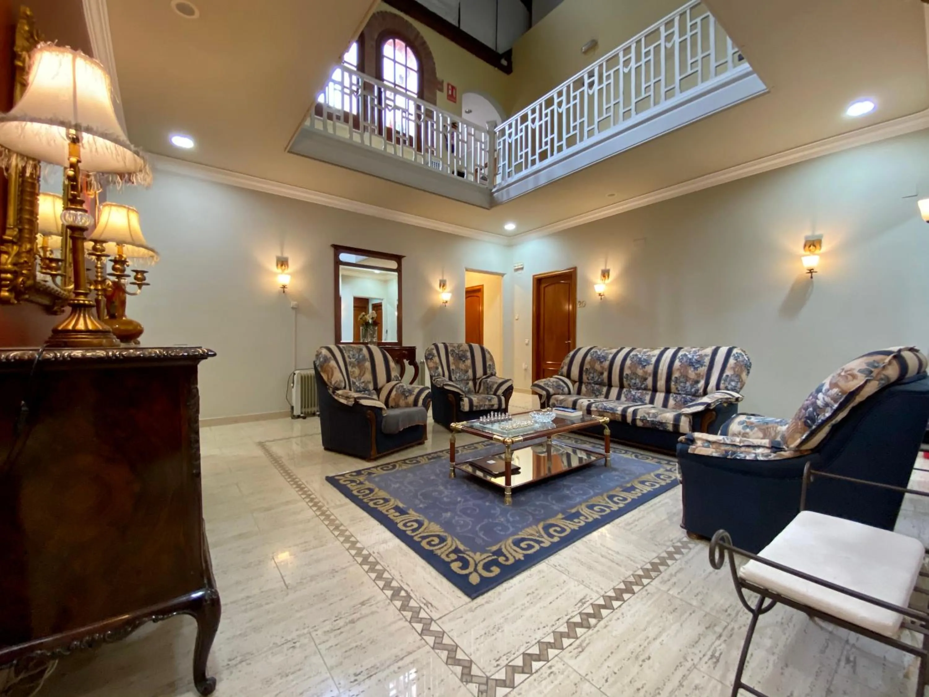 Communal lounge/ TV room in Hostal Bonavista