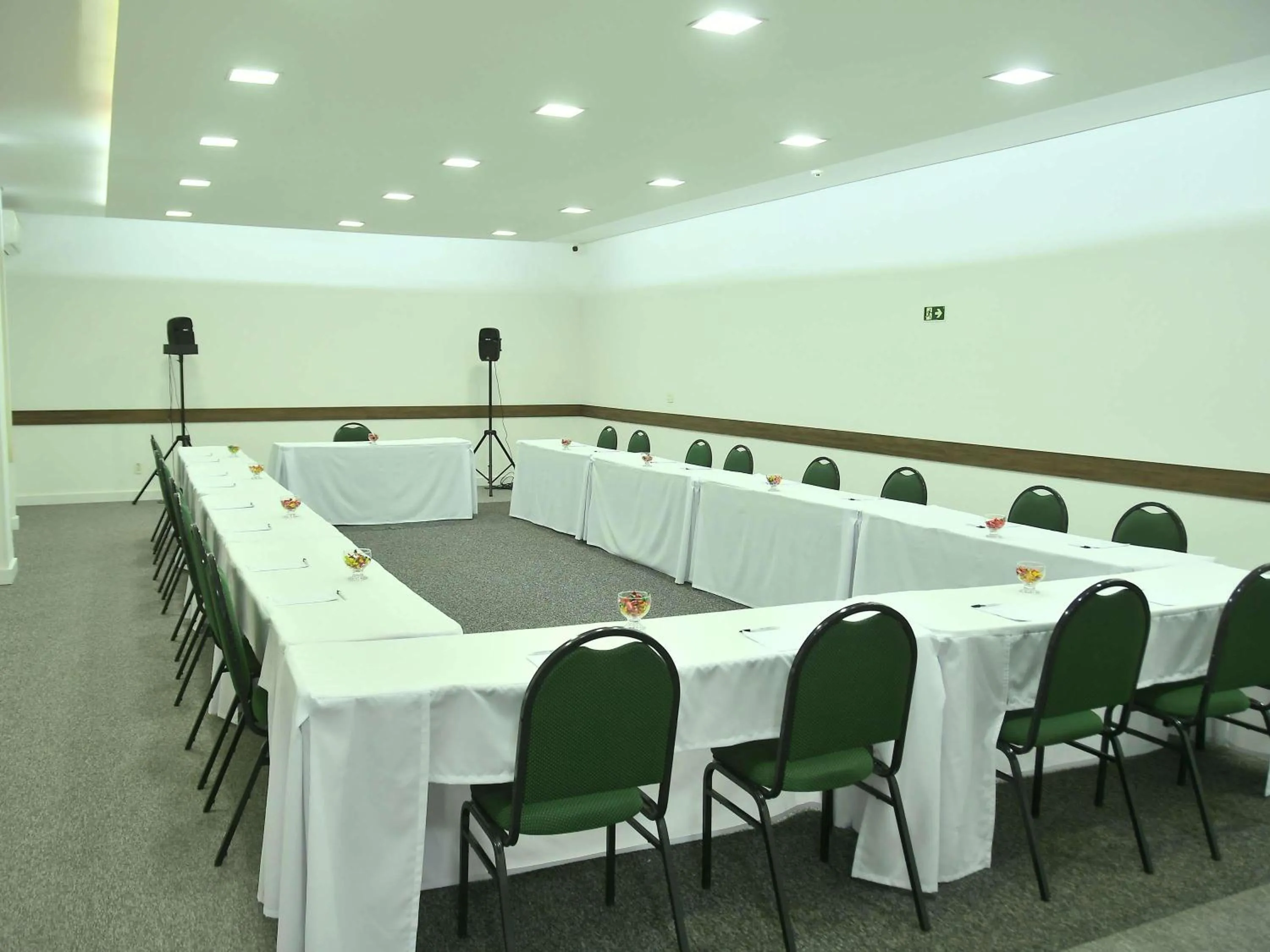 Meeting/conference room in Hotel Araraquara By Mercure
