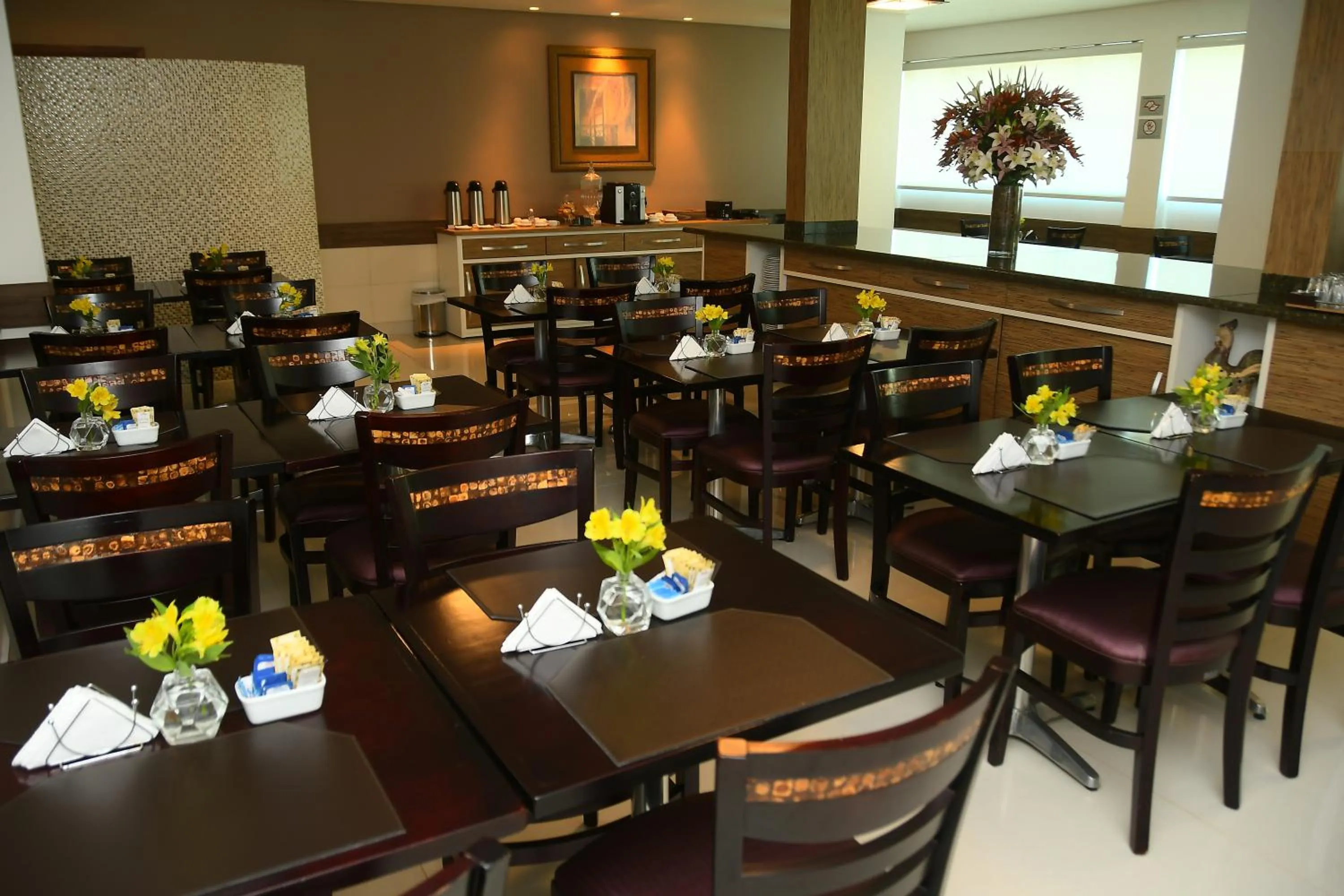 Restaurant/places to eat in Hotel Araraquara By Mercure