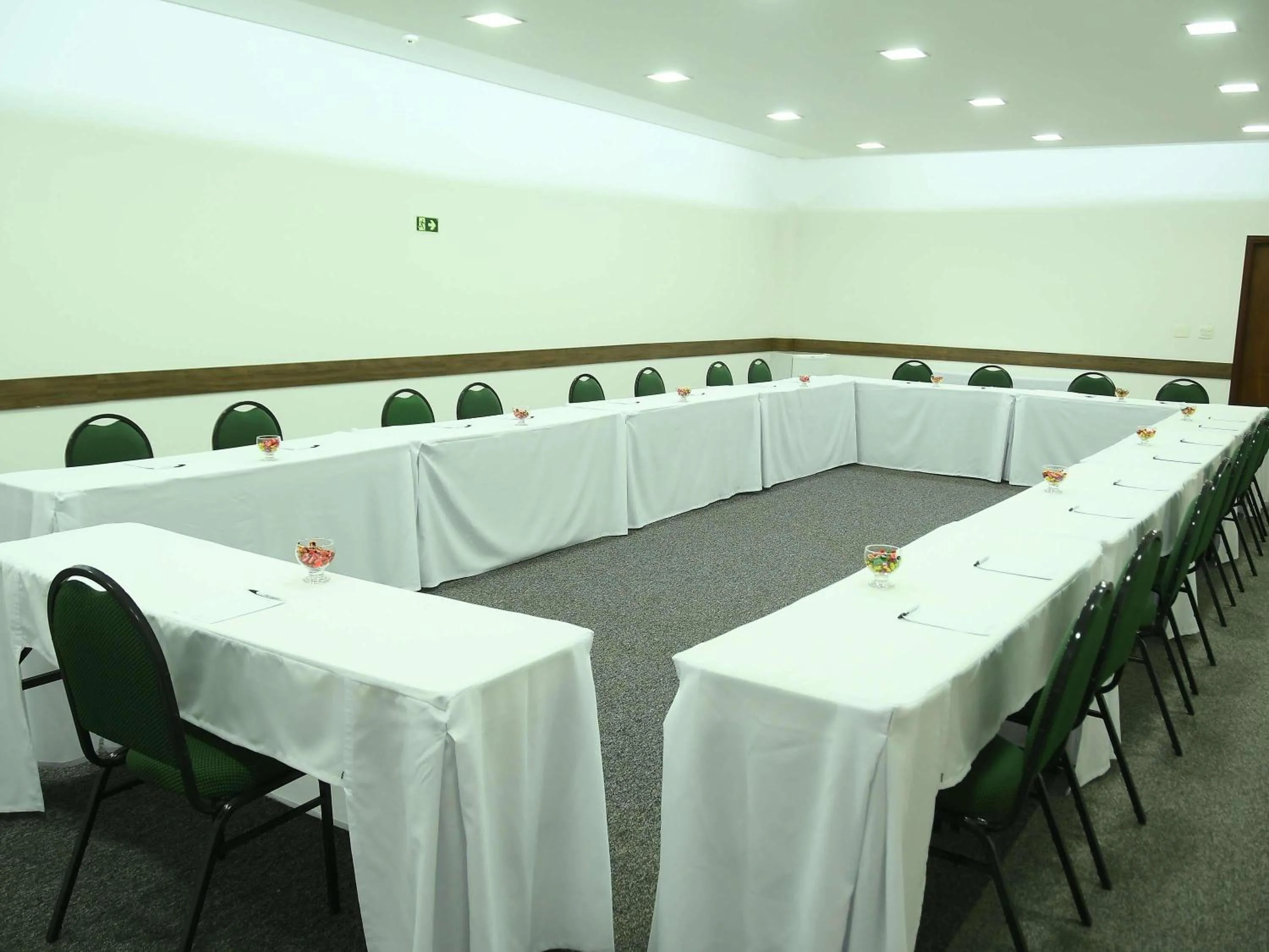 Meeting/conference room in Hotel Araraquara By Mercure