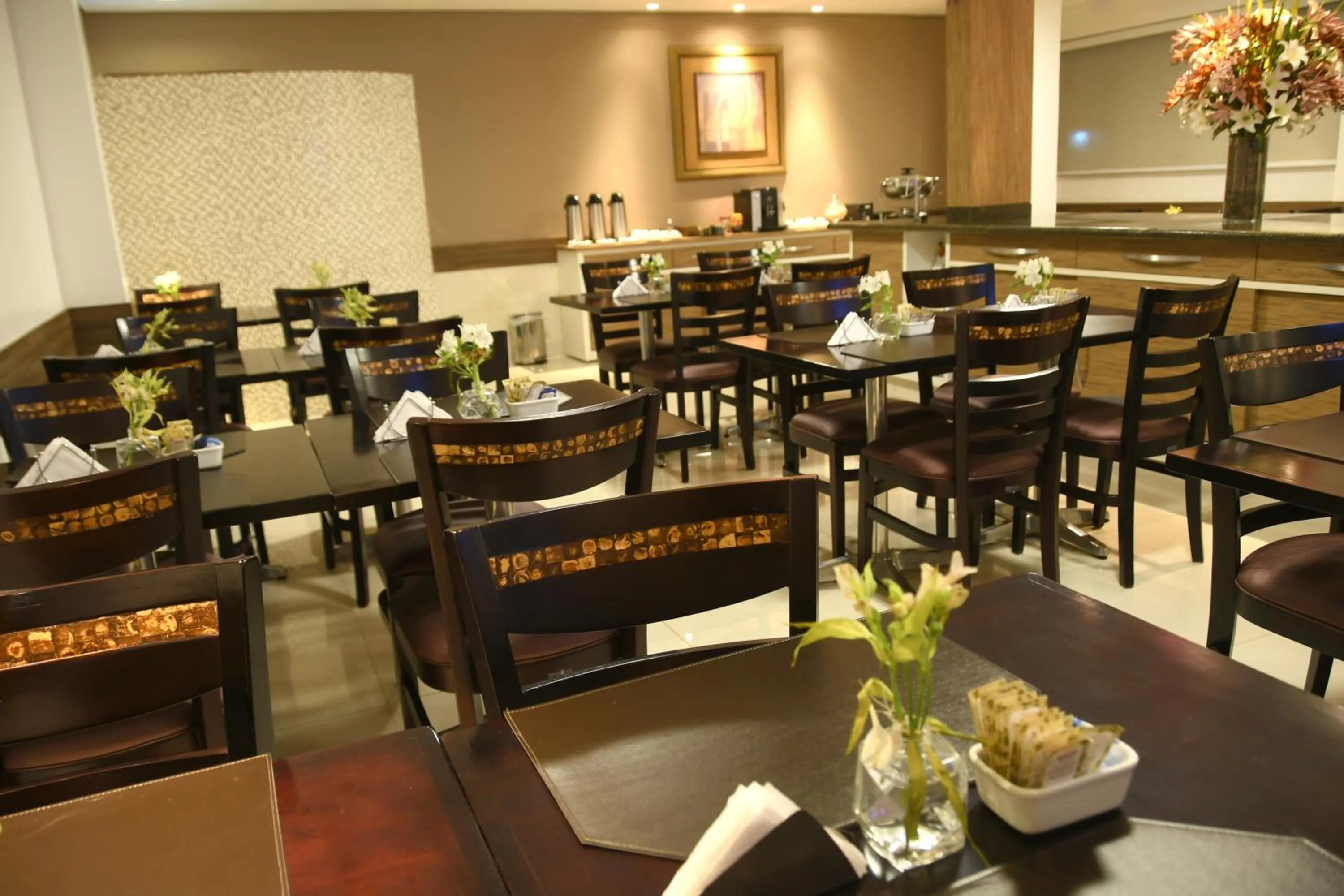Restaurant/places to eat in Hotel Araraquara By Mercure