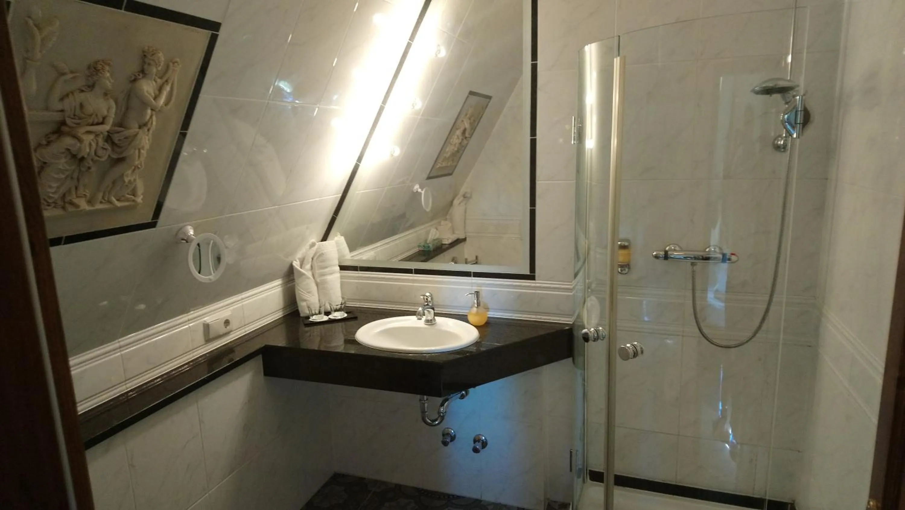 Bathroom in Schlosshotel zum Markgrafen