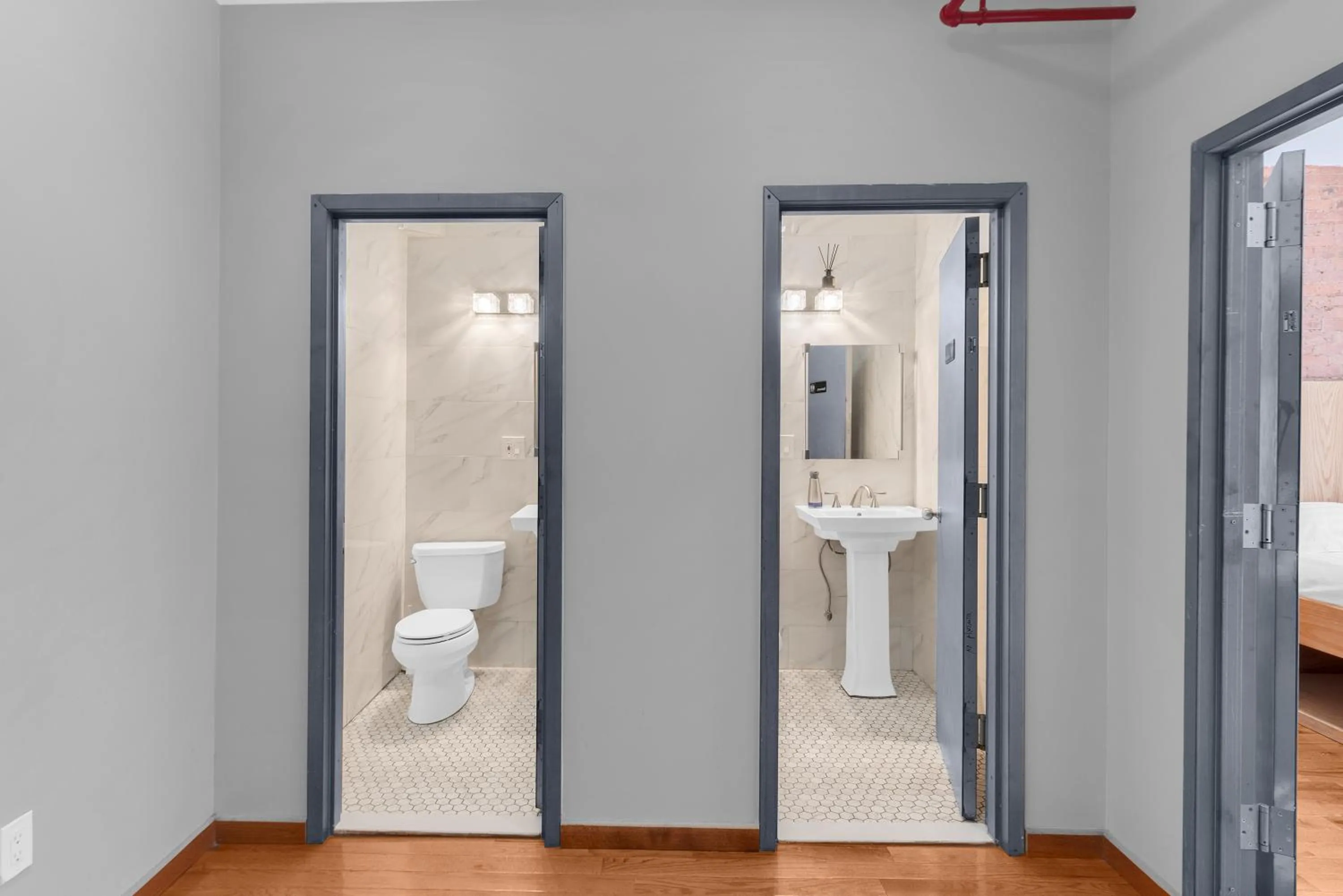 Toilet in Morris Guest House