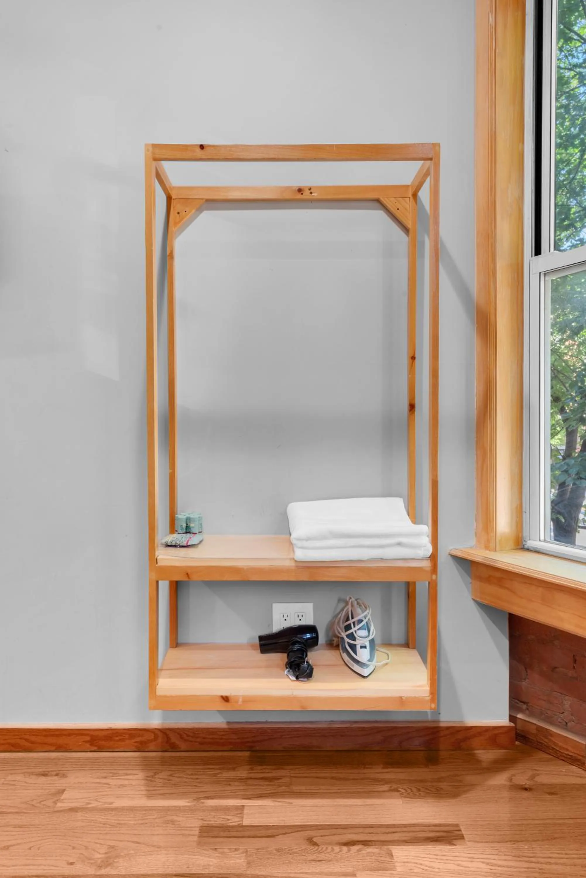 wardrobe in Morris Guest House