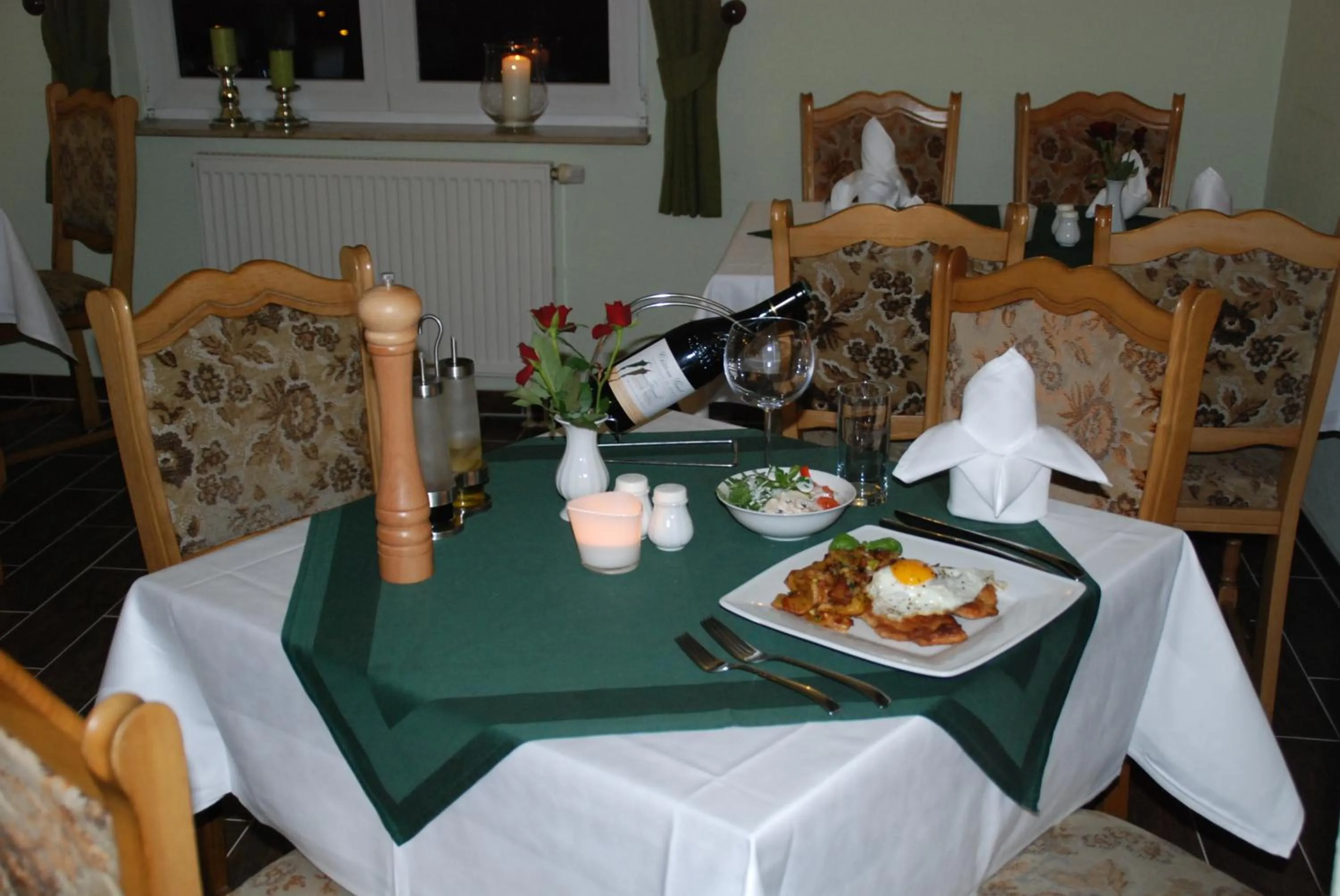 Restaurant/places to eat in Haus Waldesruh