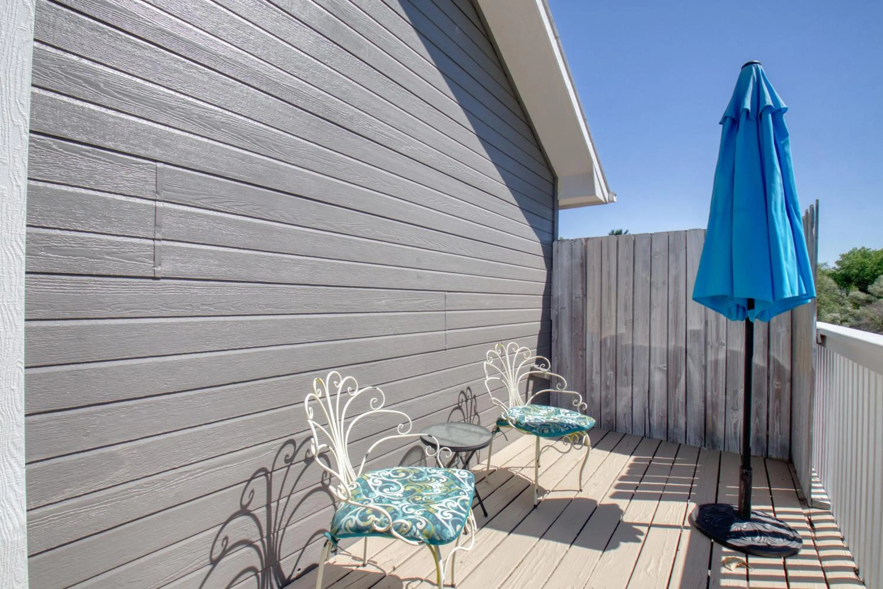 Property building in Castle Creek Manor