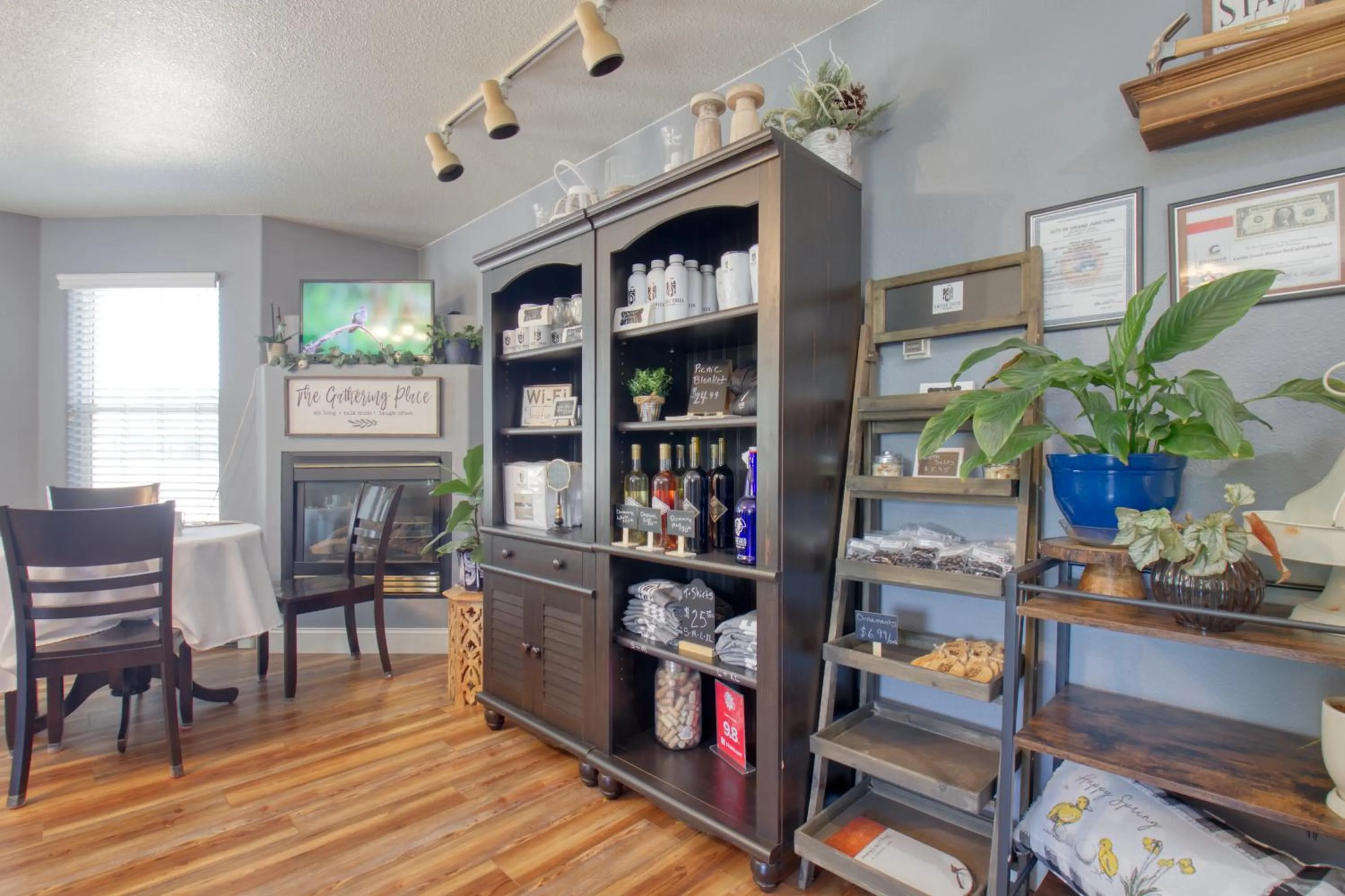 Property building in Castle Creek Manor