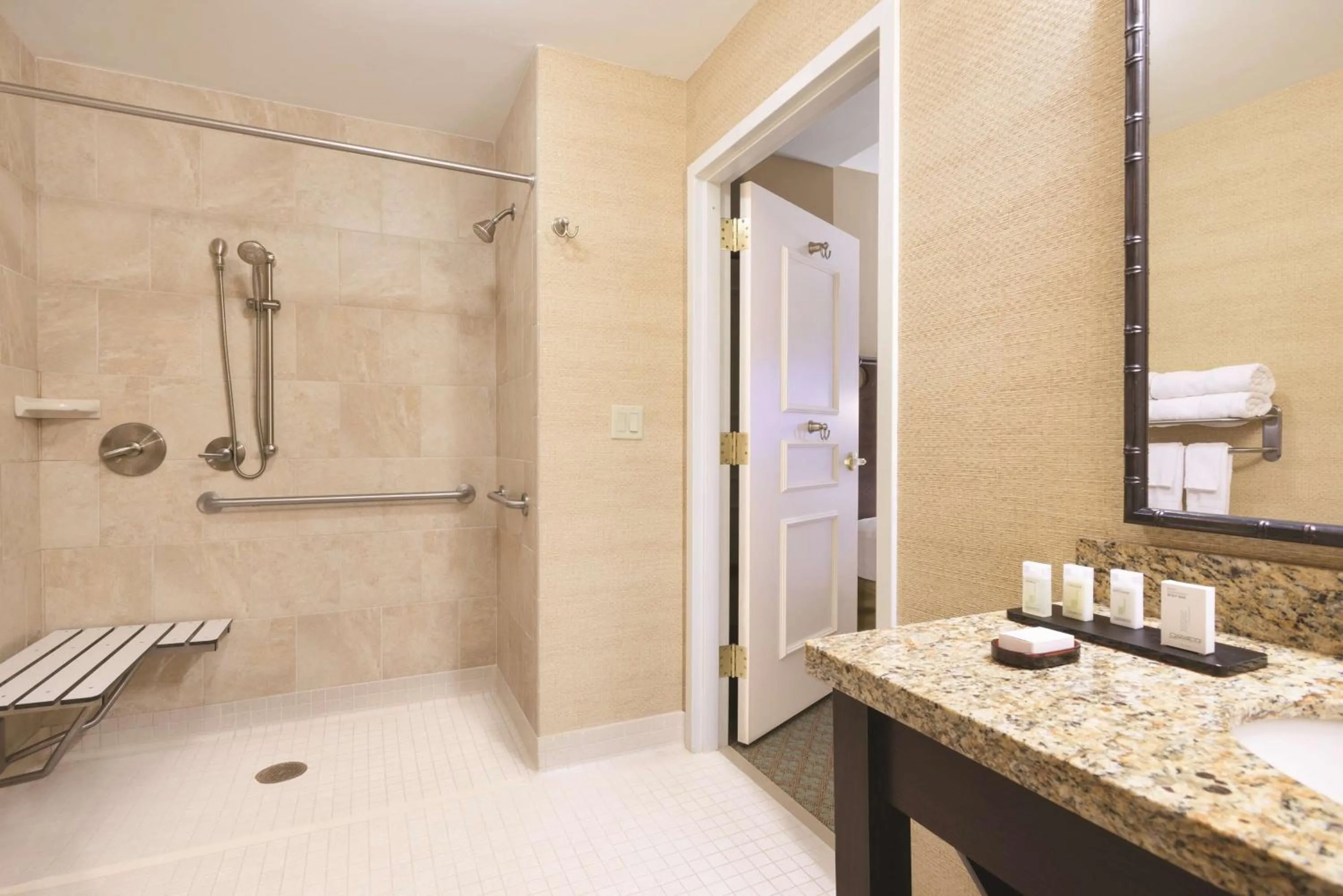 Bed in Embassy Suites Savannah Historic District