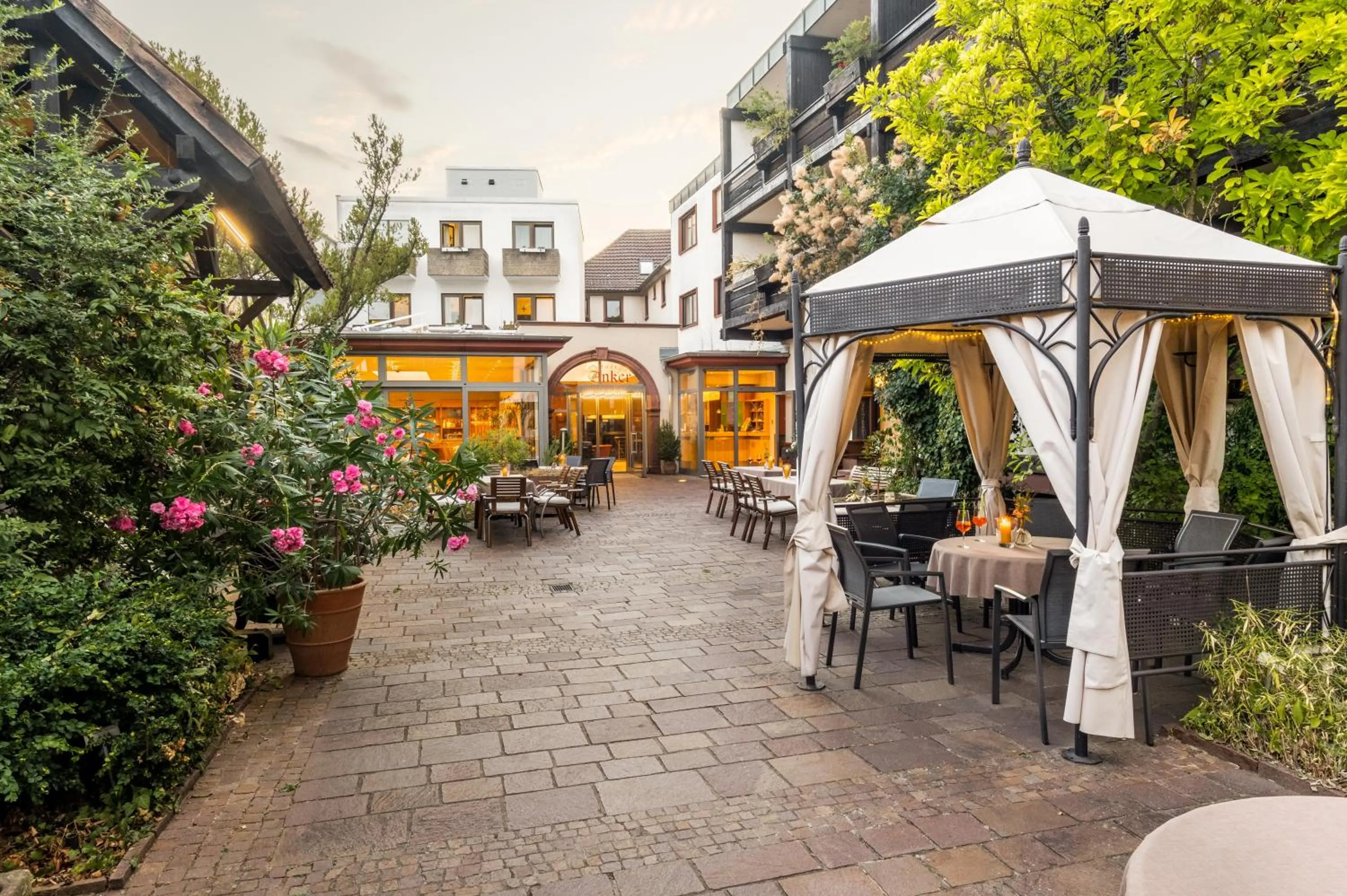 Property building in Hotel & Weinhaus Anker