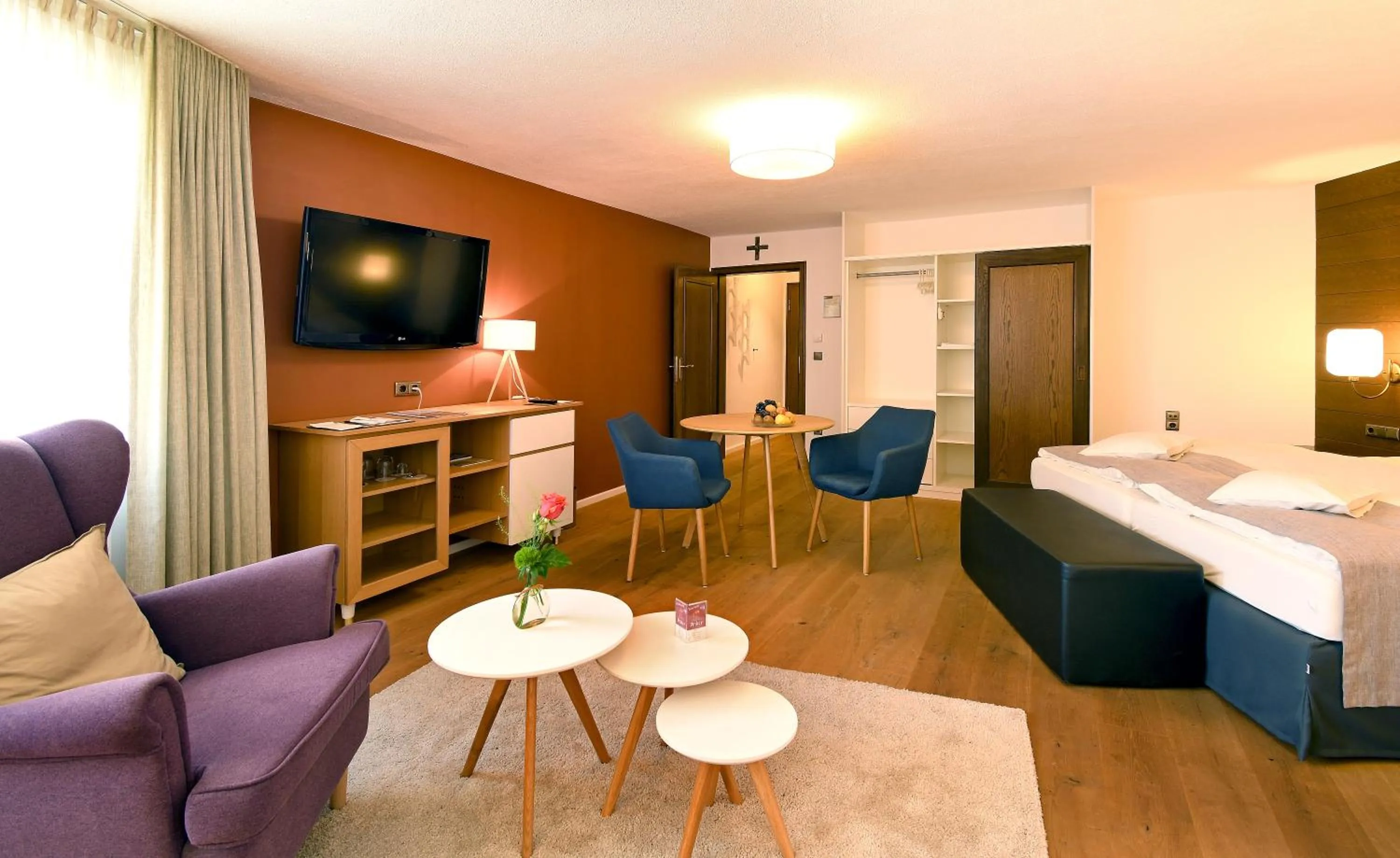 Photo of the whole room, Bed in Hotel & Weinhaus Anker