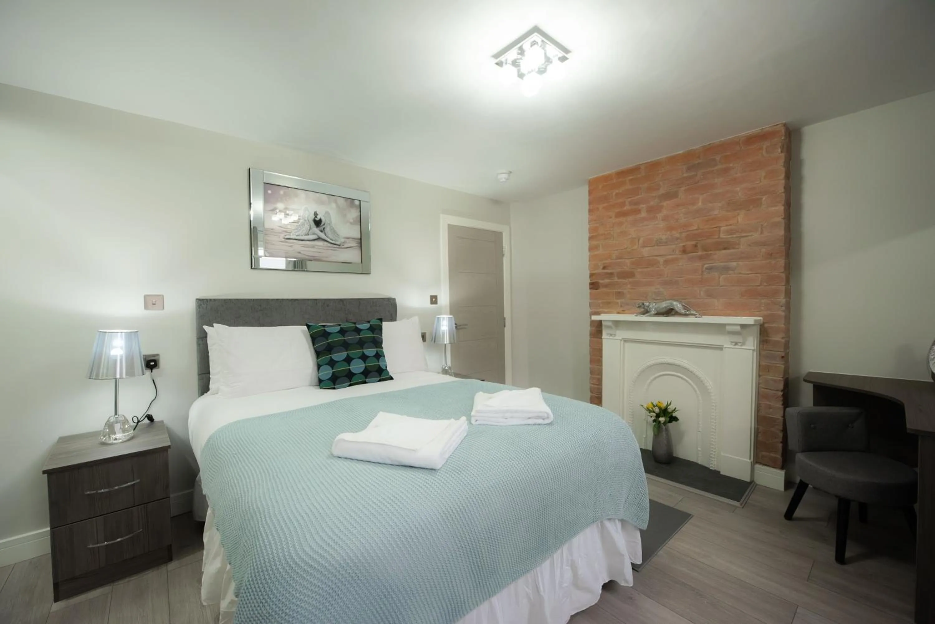 Bedroom, Bed in Laurel House