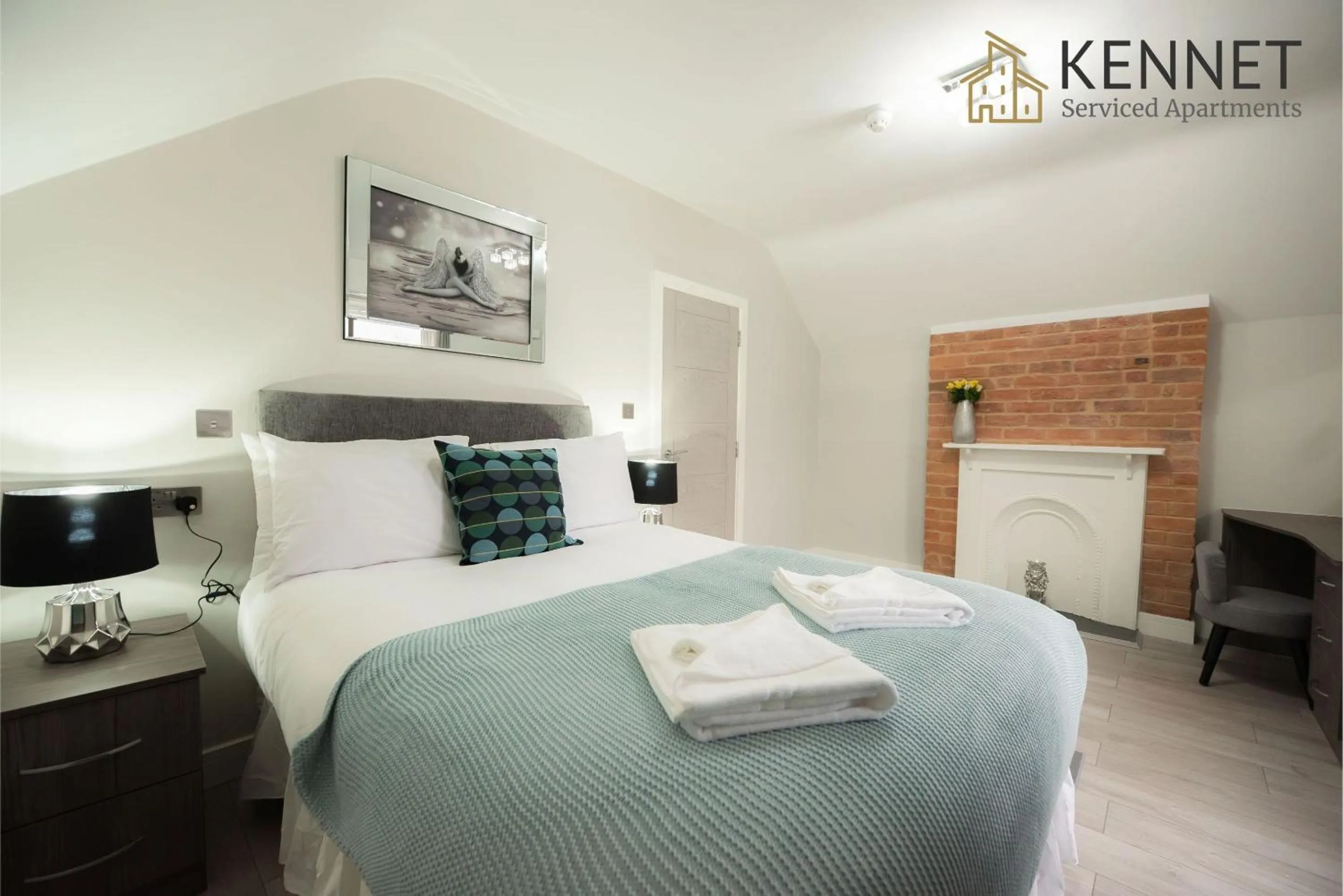 Bedroom, Bed in Laurel House