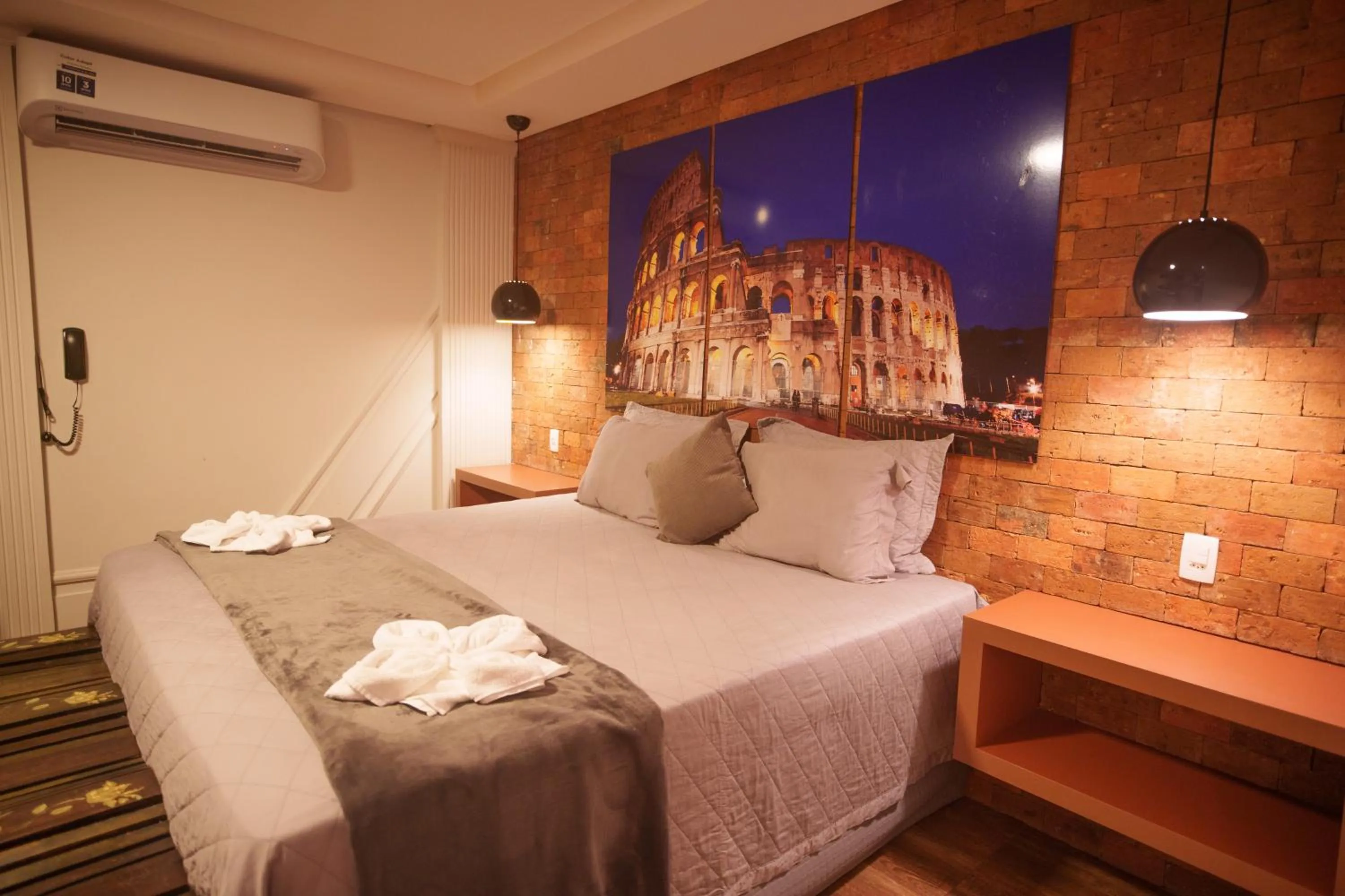 Bedroom, Bed in W4 Hotel