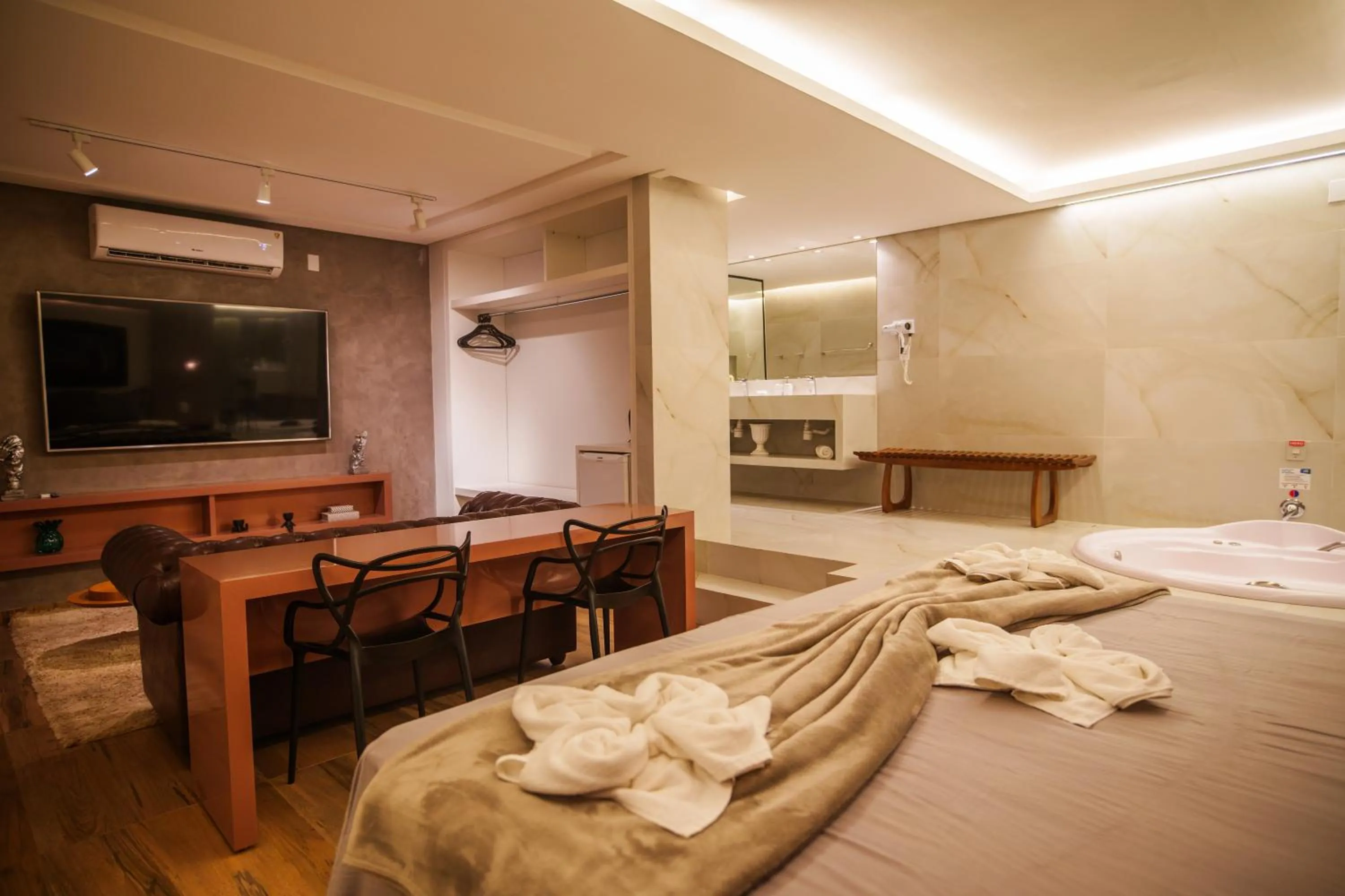 TV and multimedia, Bed in W4 Hotel