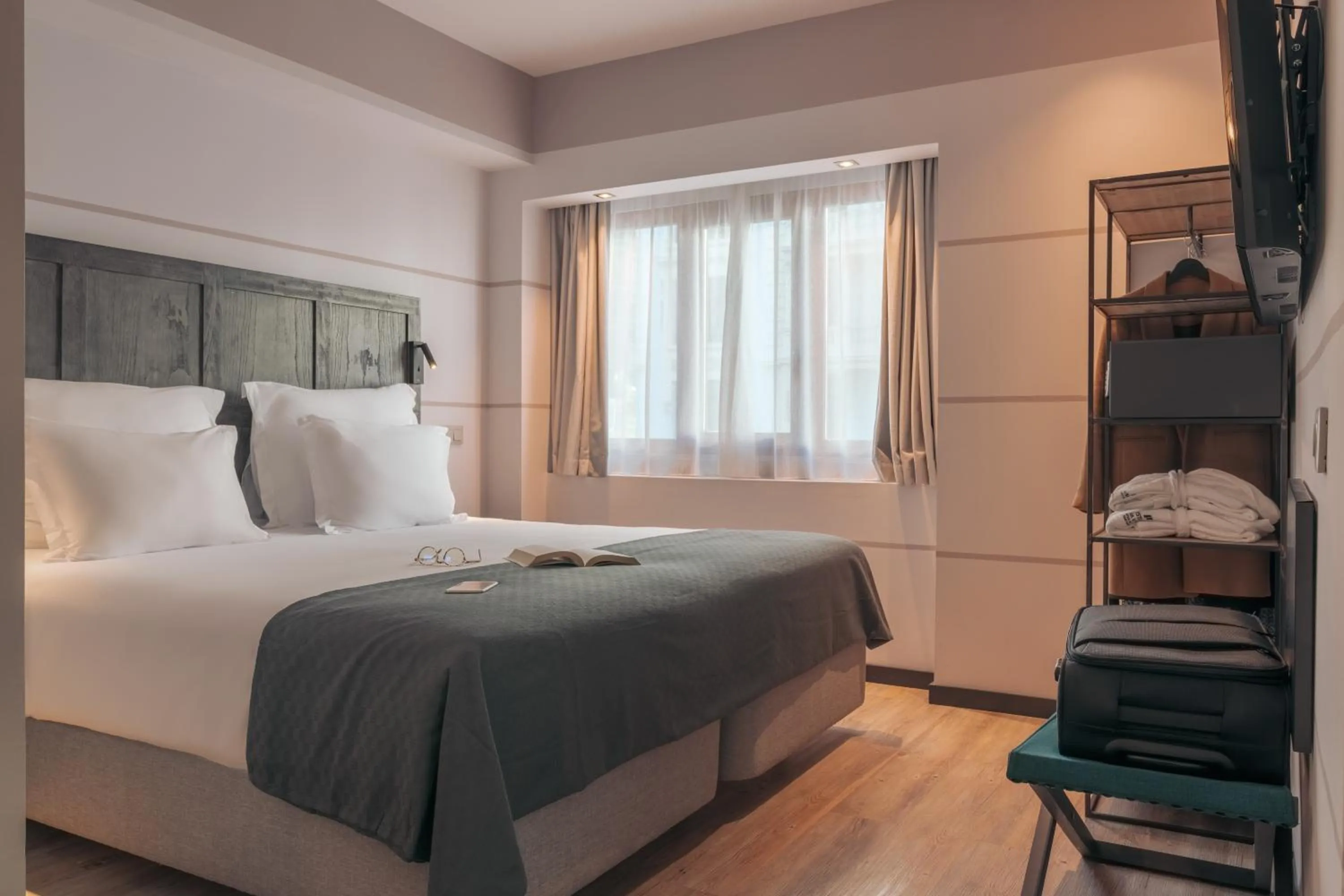 Bedroom, Bed in Pestana Lisboa Vintage City Center Suites