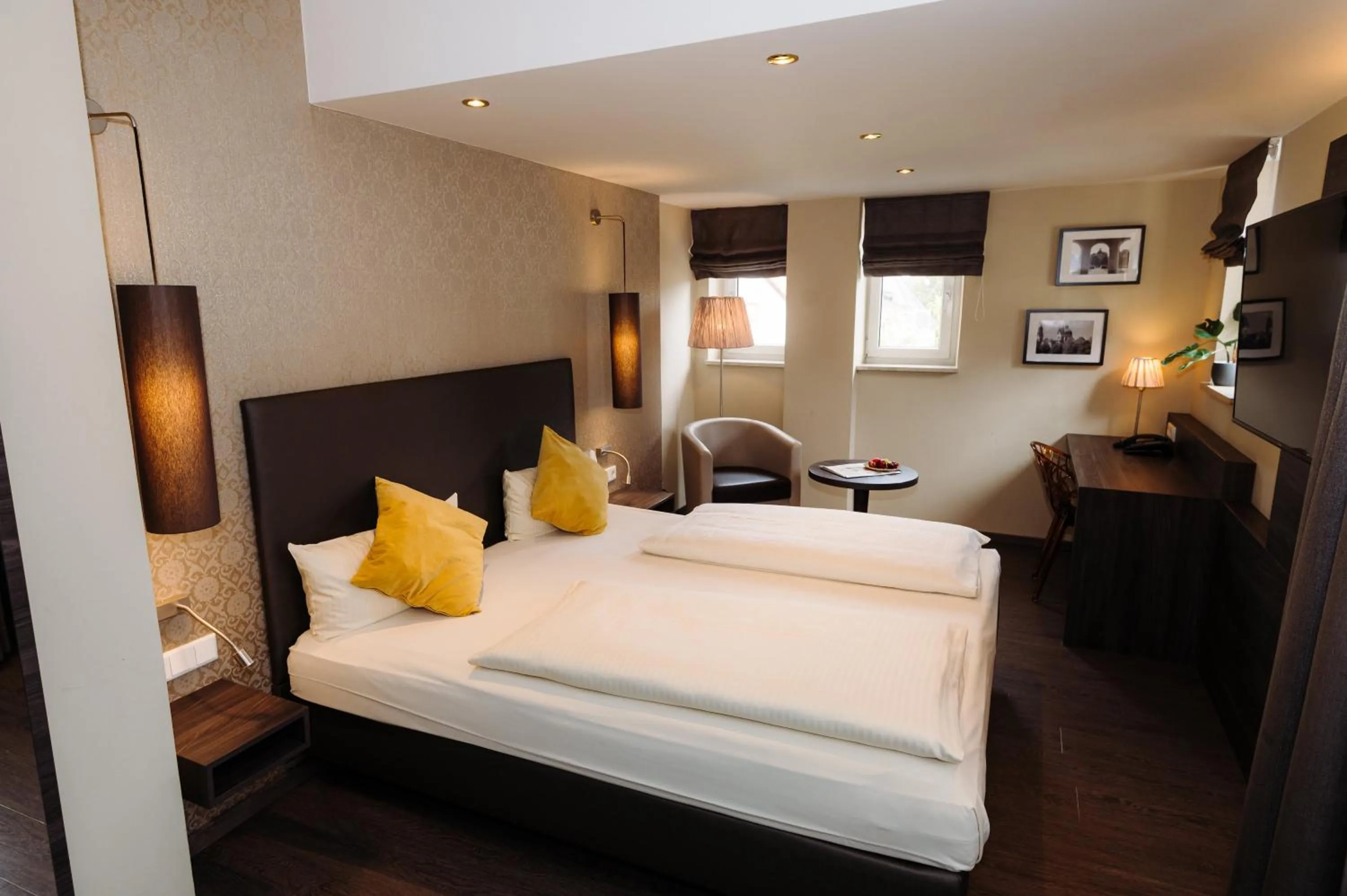 Photo of the whole room, Bed in Hotel Säntis