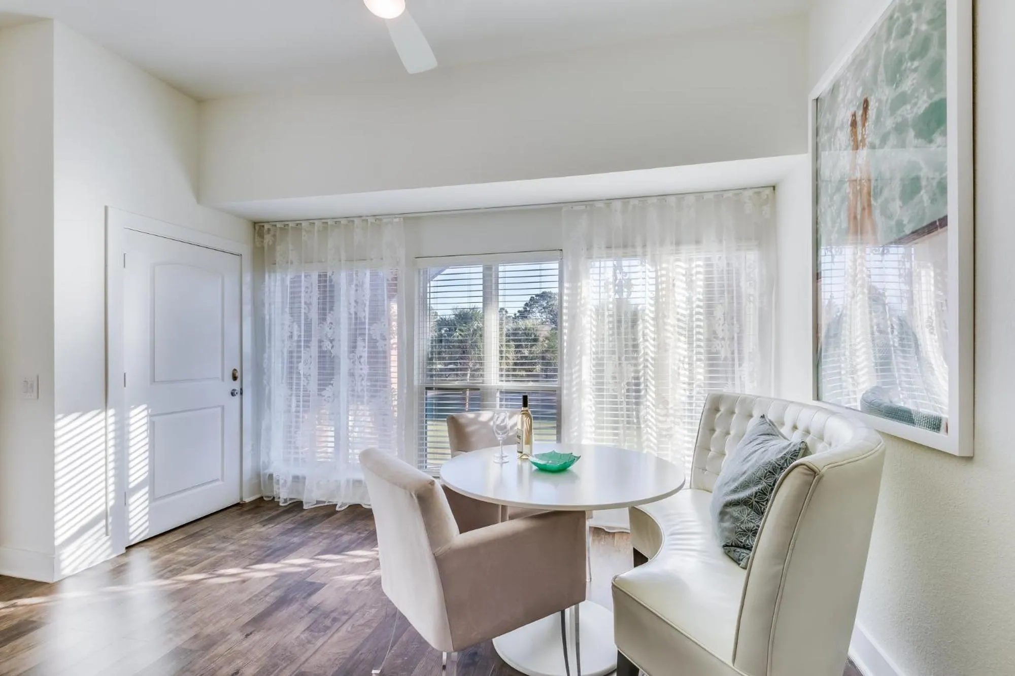 Living room in One Club Gulf Shores