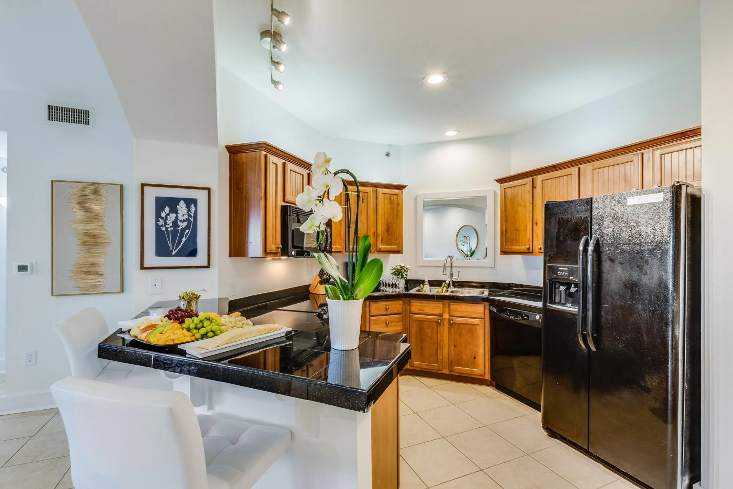 Kitchen or kitchenette in One Club Gulf Shores