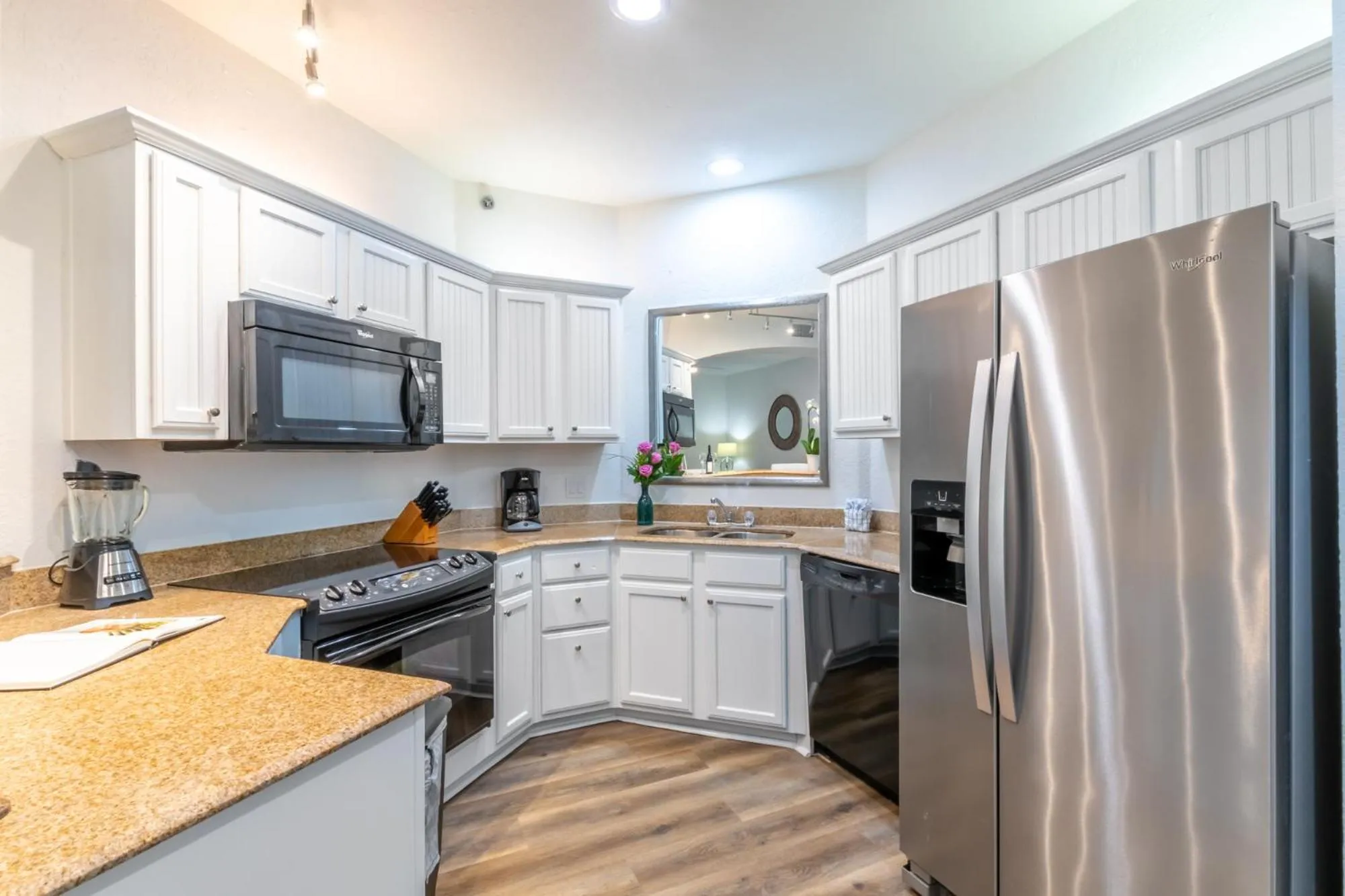 Kitchen or kitchenette in One Club Gulf Shores