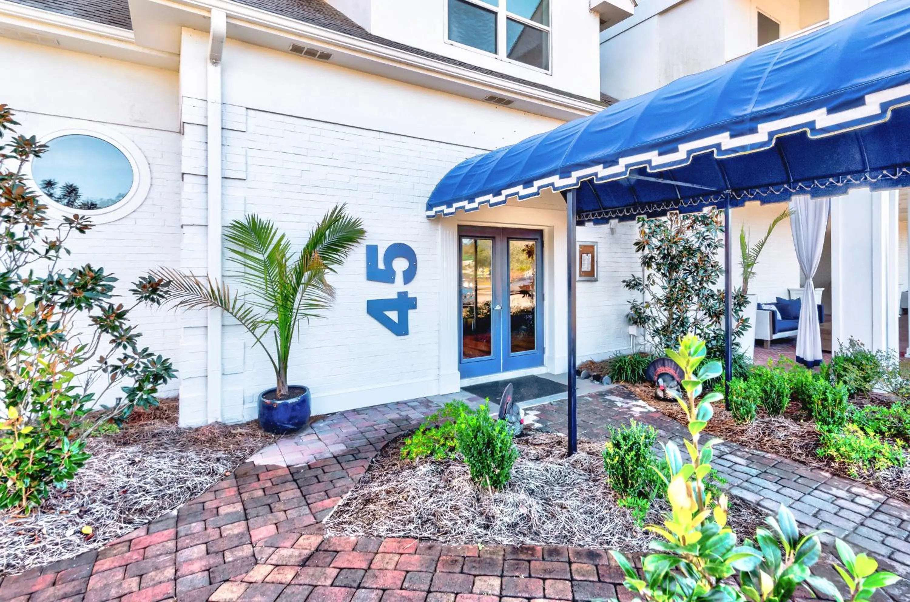 Patio in One Club Gulf Shores