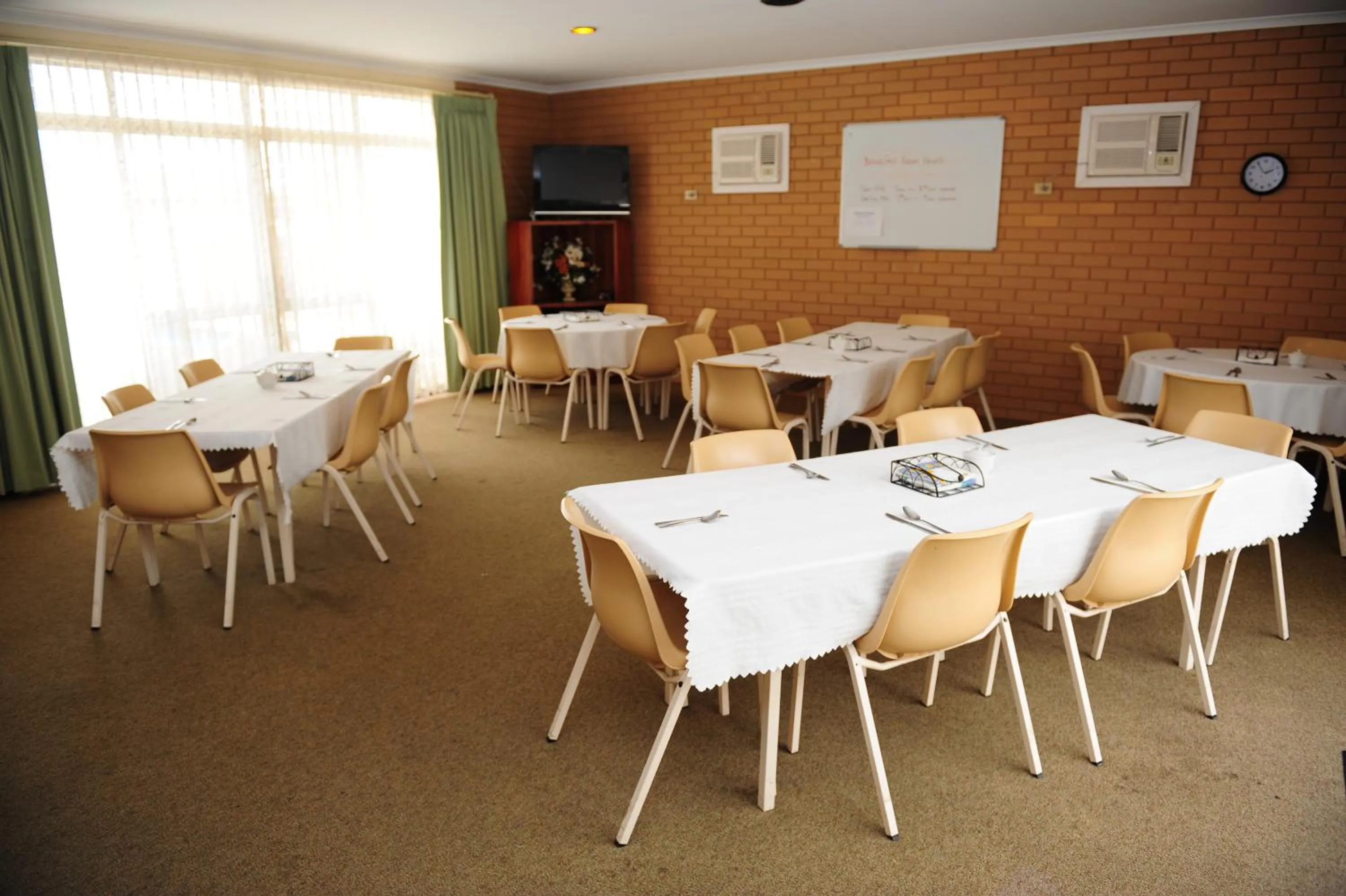 Restaurant/places to eat in Mildura Plaza Motor Inn
