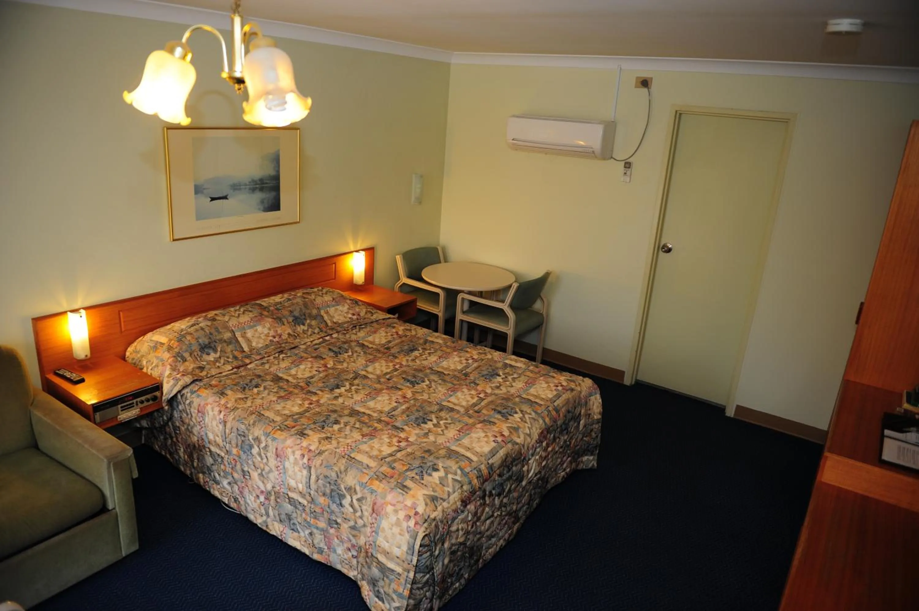 Bedroom, Bed in Mildura Plaza Motor Inn