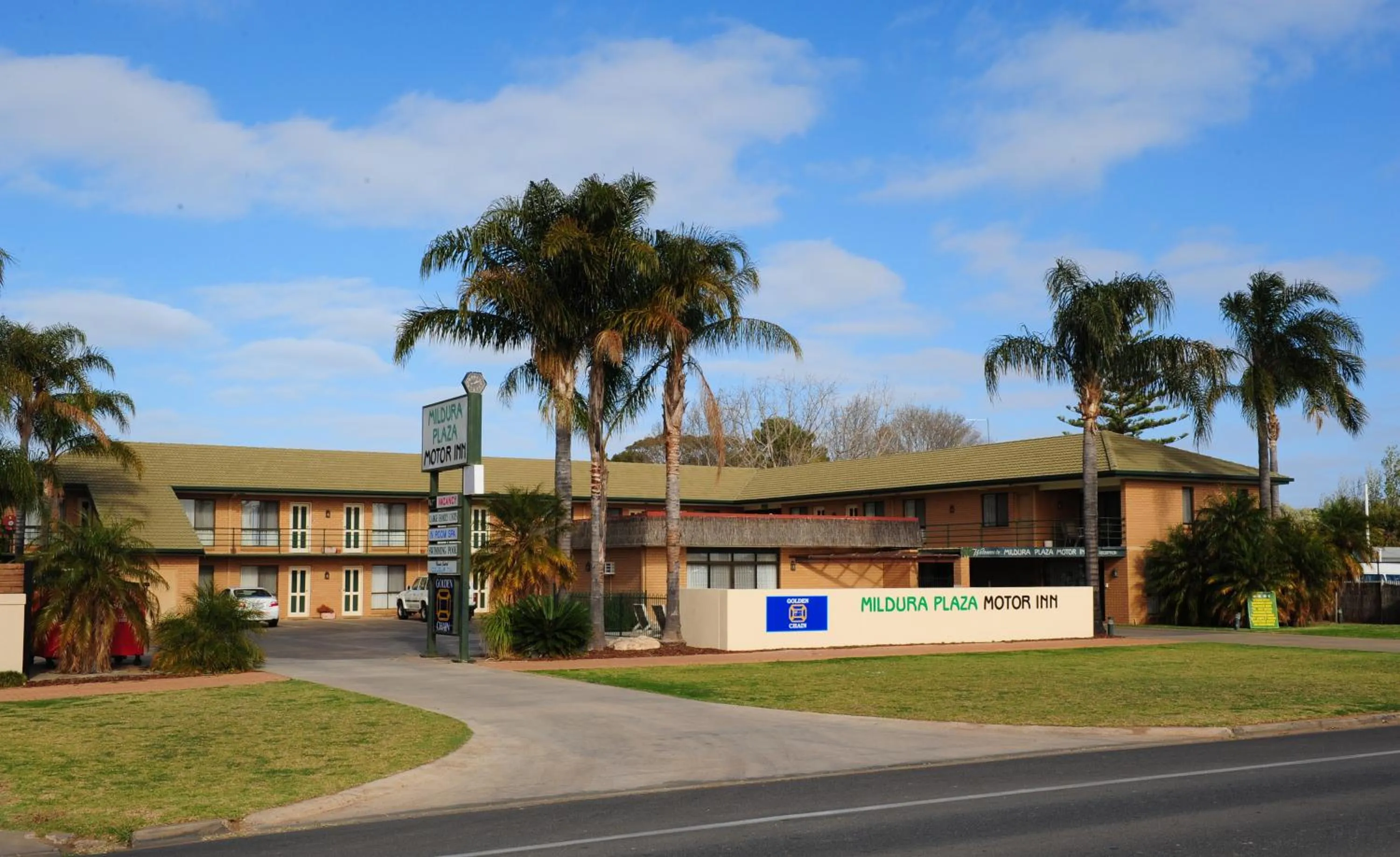 Facade/entrance in Mildura Plaza Motor Inn