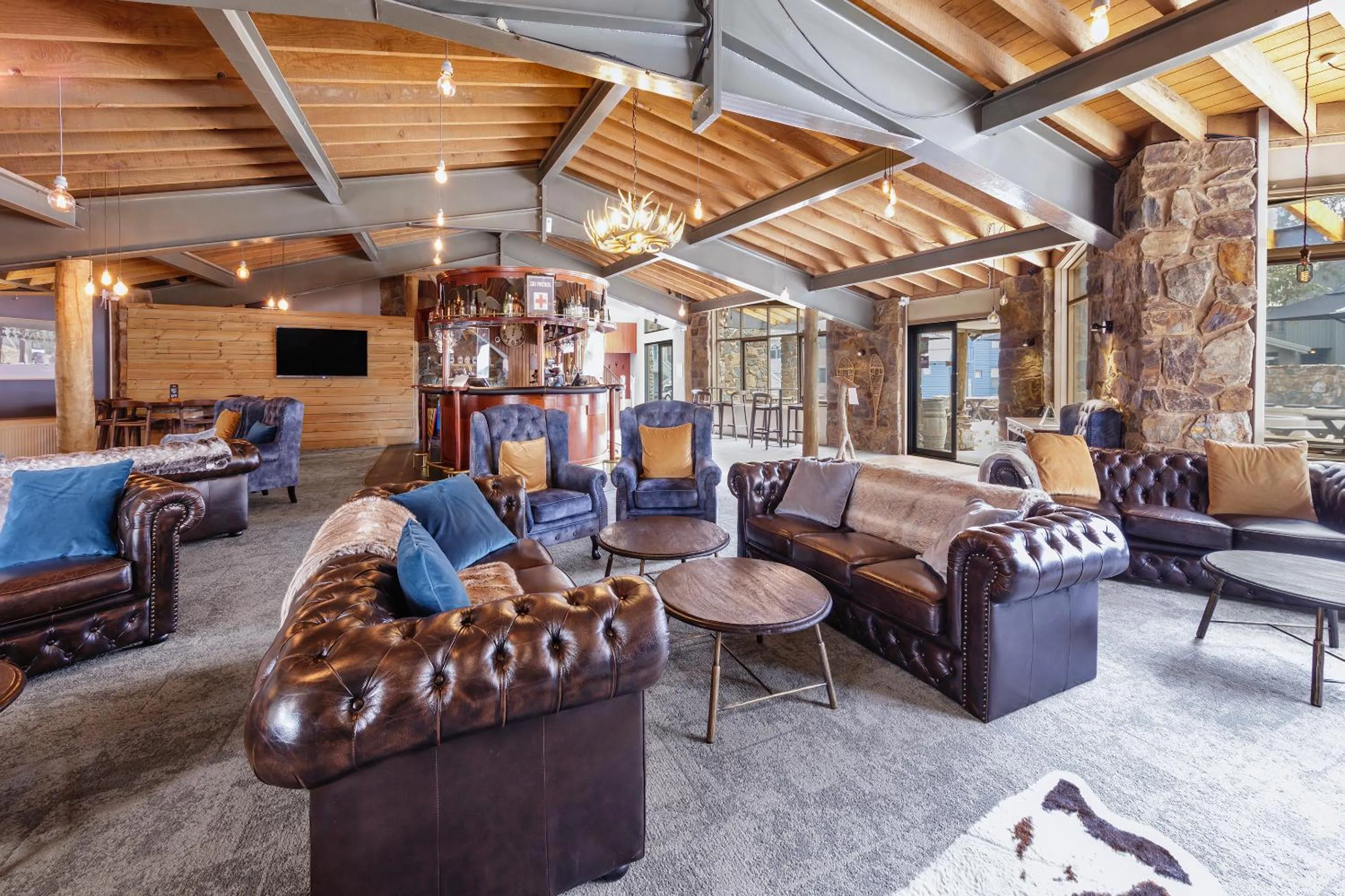 Lounge or bar in Club Wyndham Dinner Plain, Trademark Collection by Wyndham