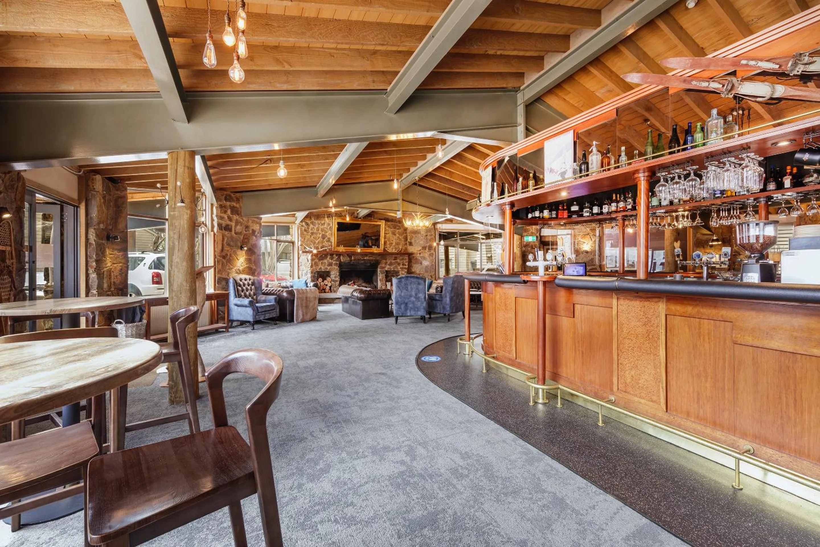 Lounge or bar in Club Wyndham Dinner Plain, Trademark Collection by Wyndham