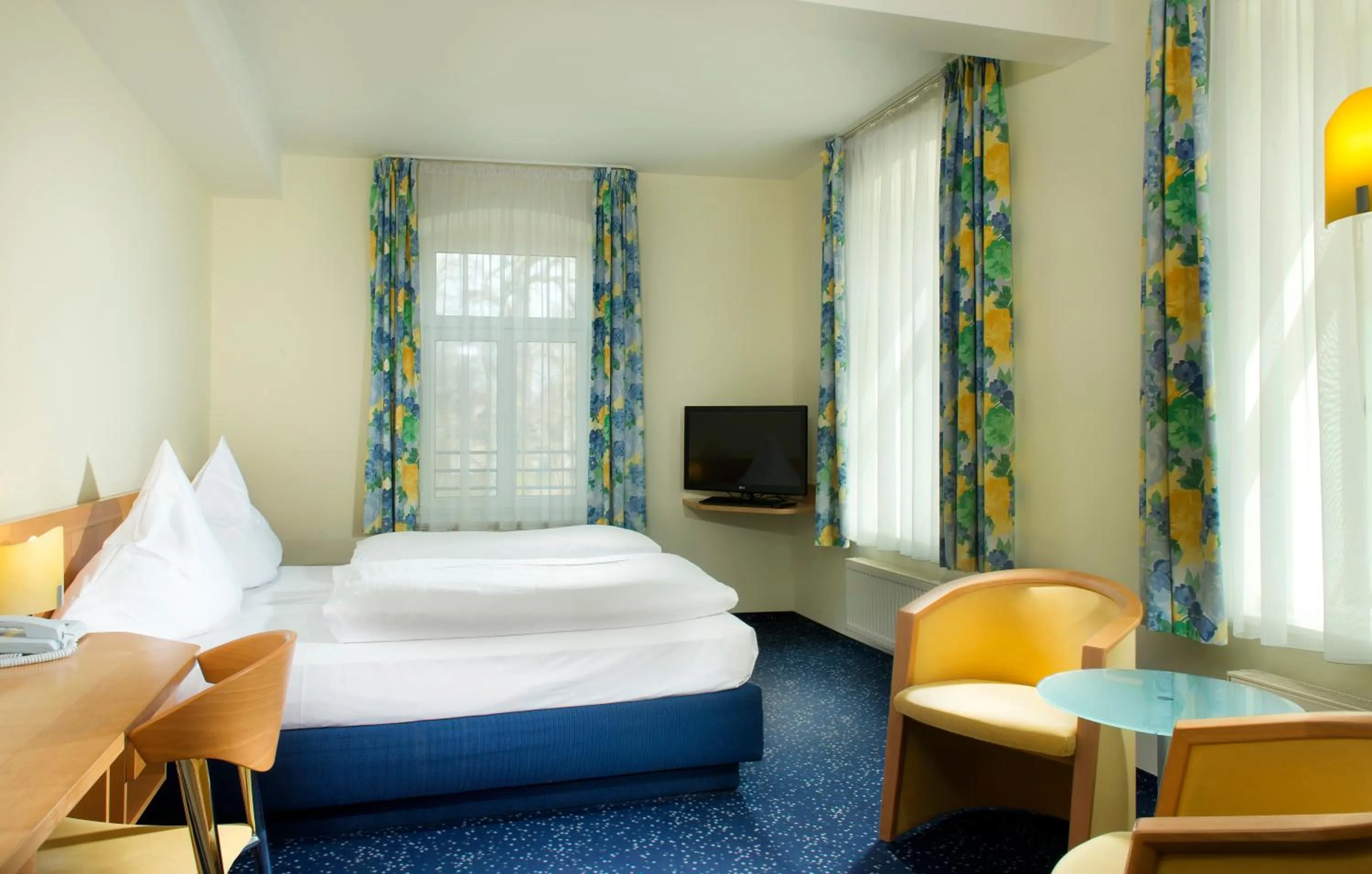 TV and multimedia, Bed in Hotel Schloss Schweinsburg