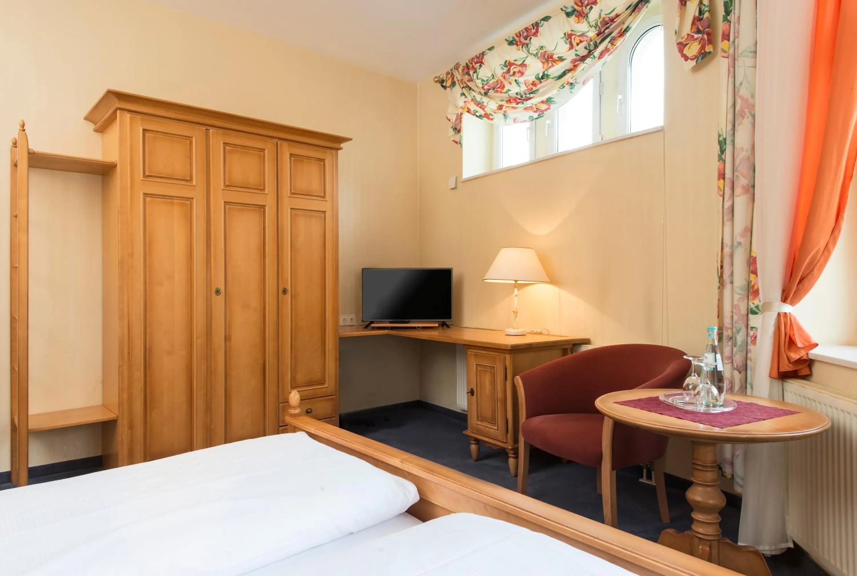 TV and multimedia, Bed in Hotel Schloss Schweinsburg