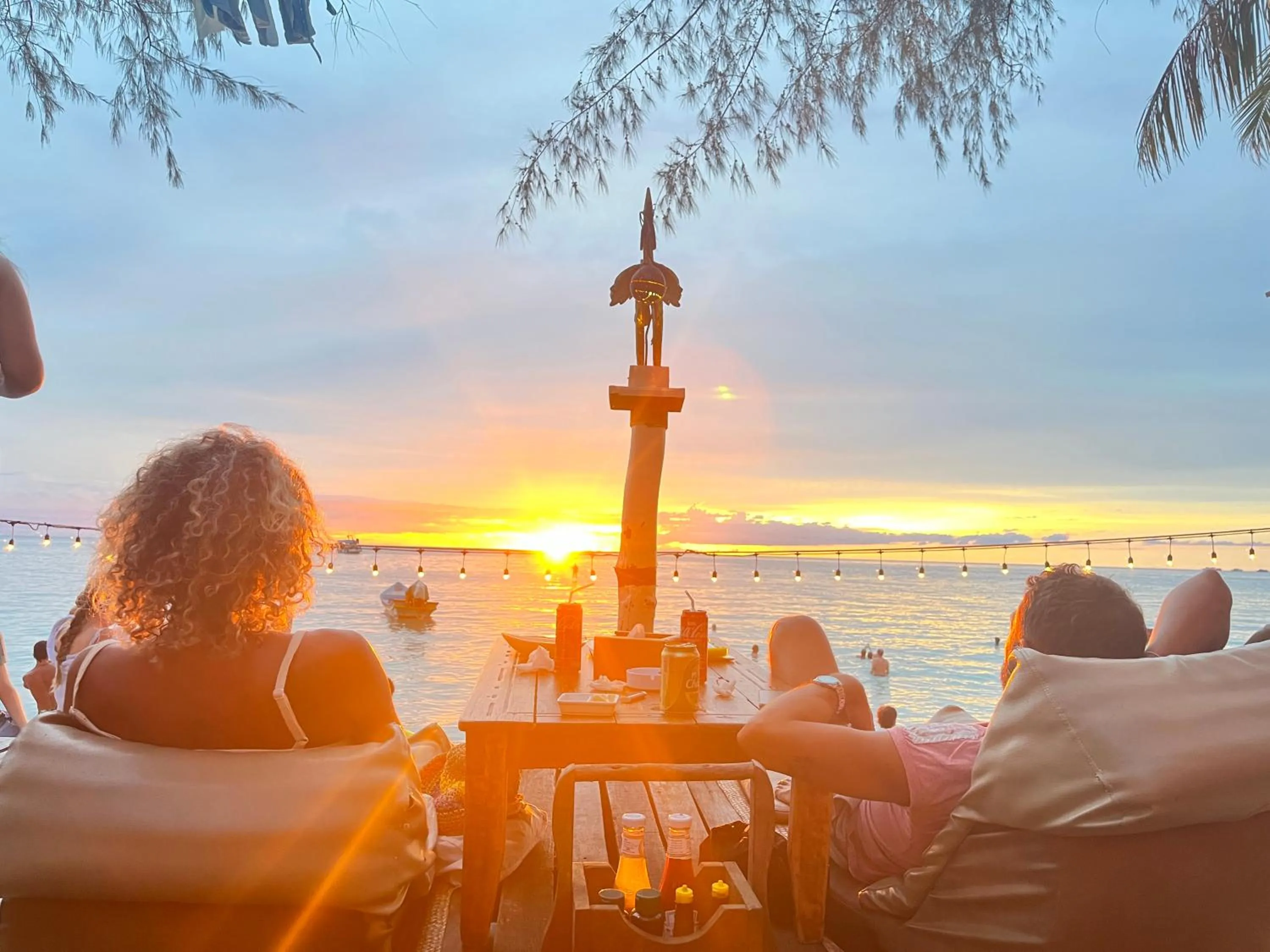 Restaurant/places to eat in AC 2 Resort