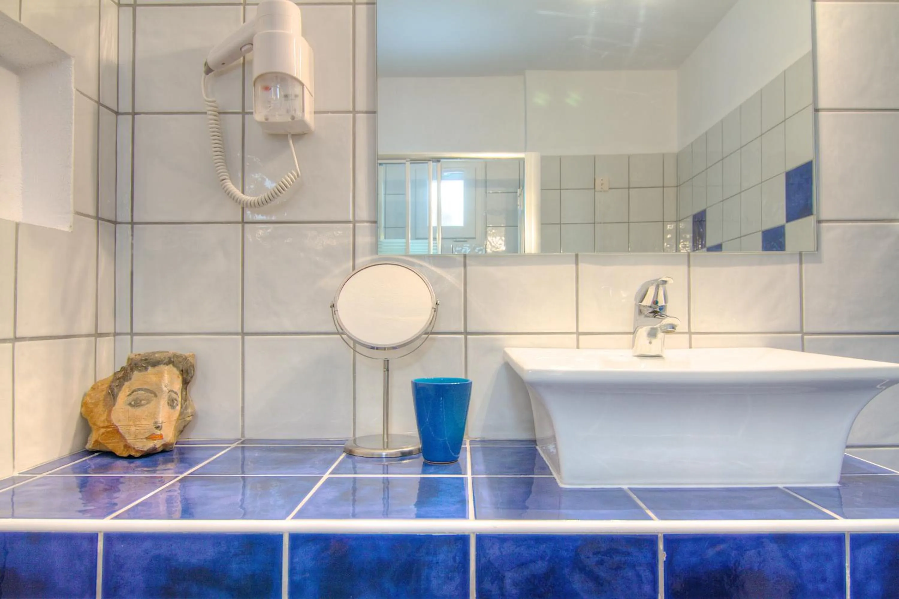 Bathroom in Platys Gialos Hotel Sifnos