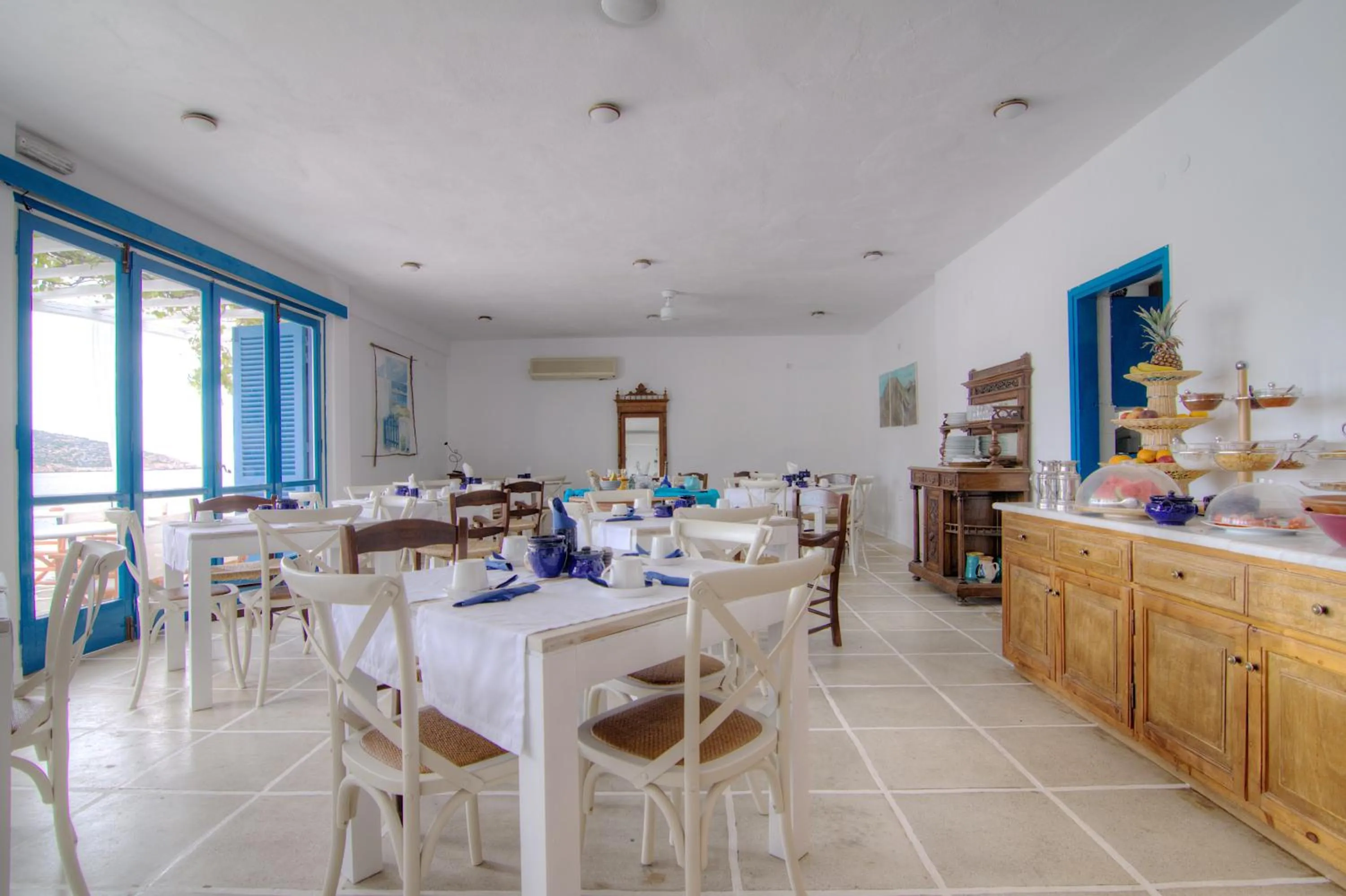 Breakfast in Platys Gialos Hotel Sifnos