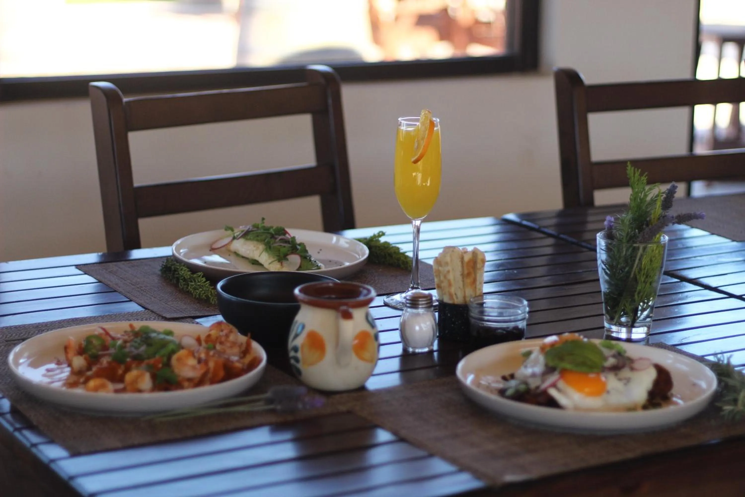 Restaurant/places to eat in Entrevalle Hotel Boutique