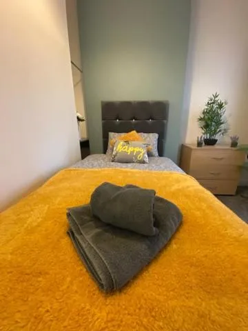 Bed in Bentley House with en-suites