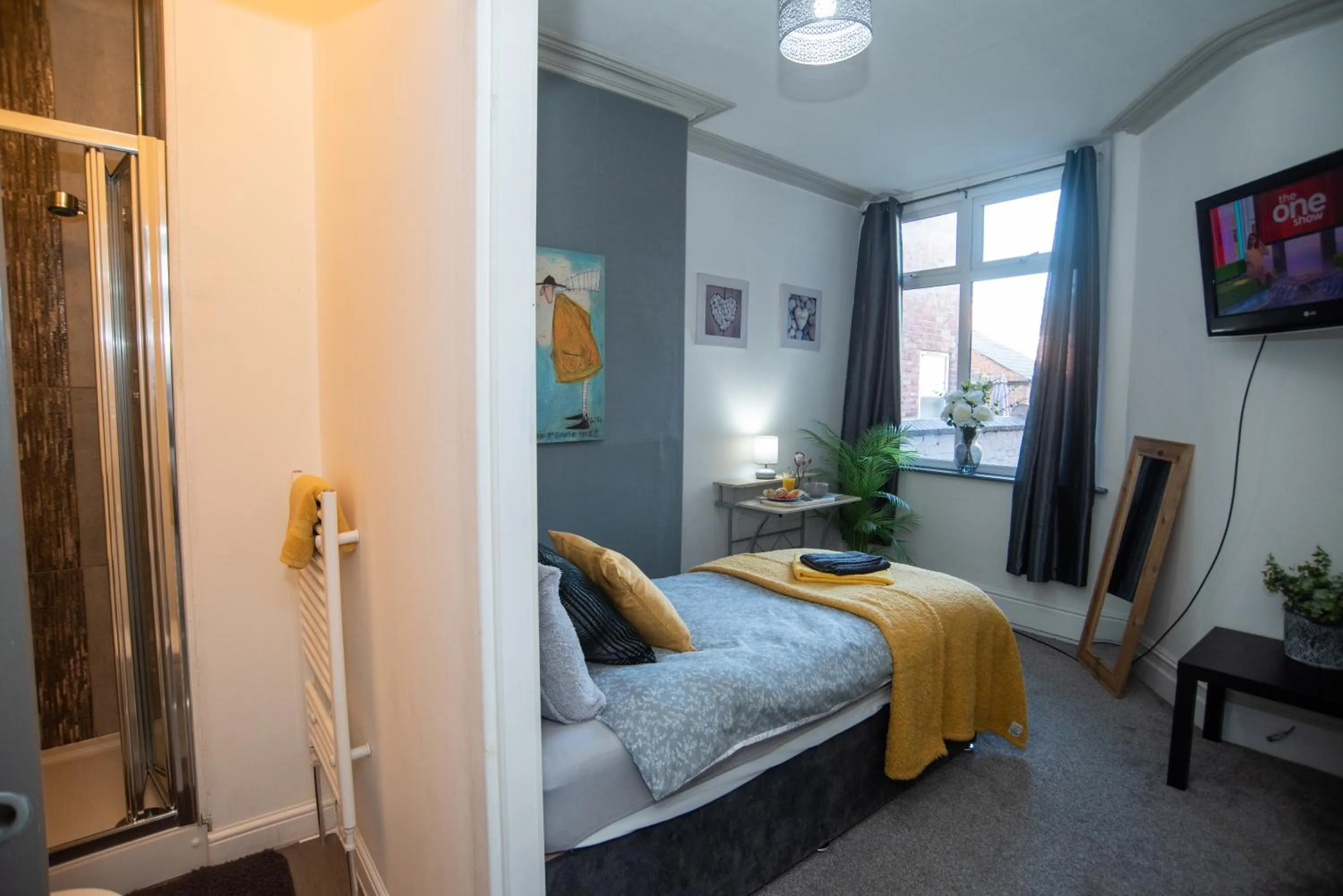 Bed in Bentley House with en-suites