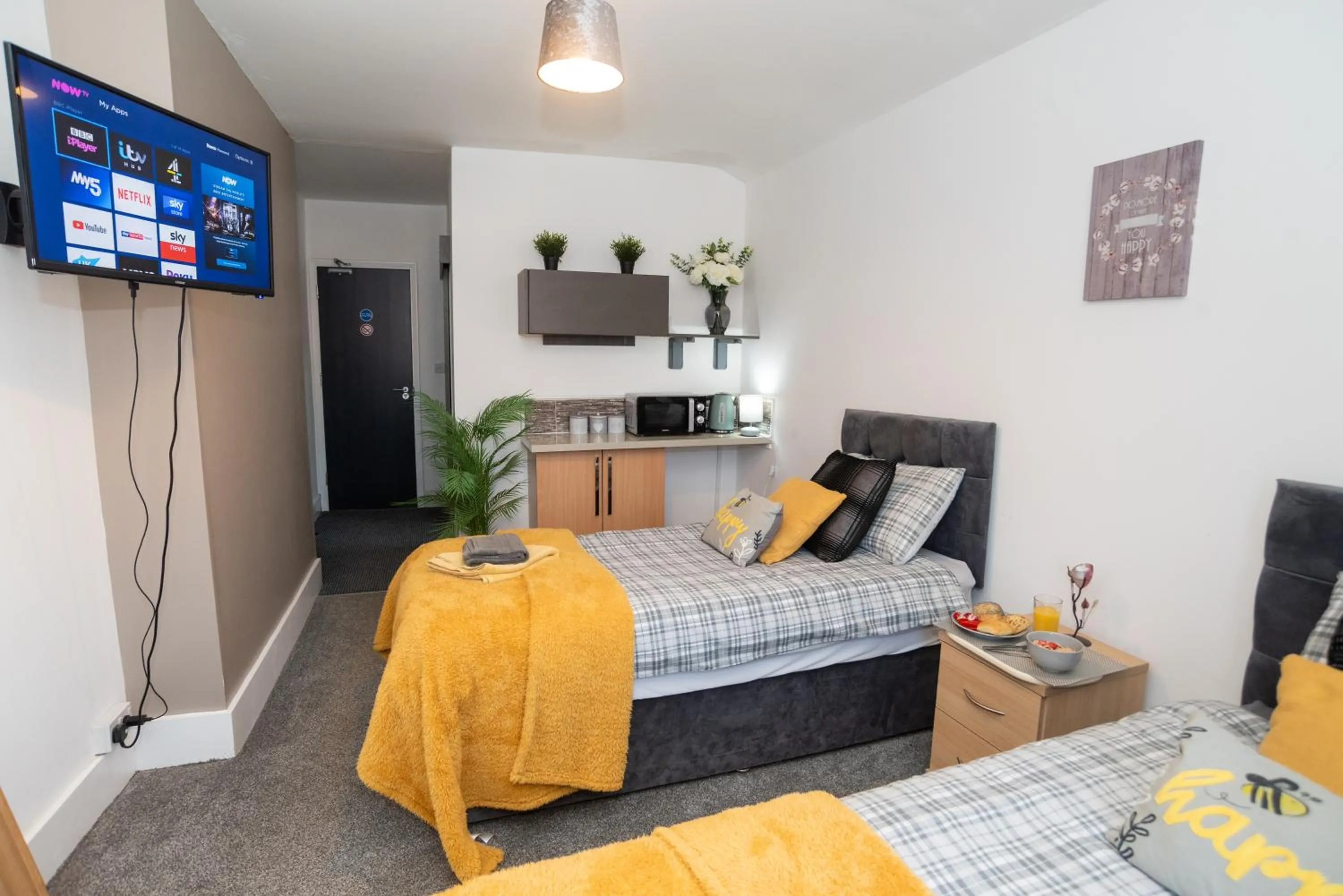 Bed in Bentley House with en-suites